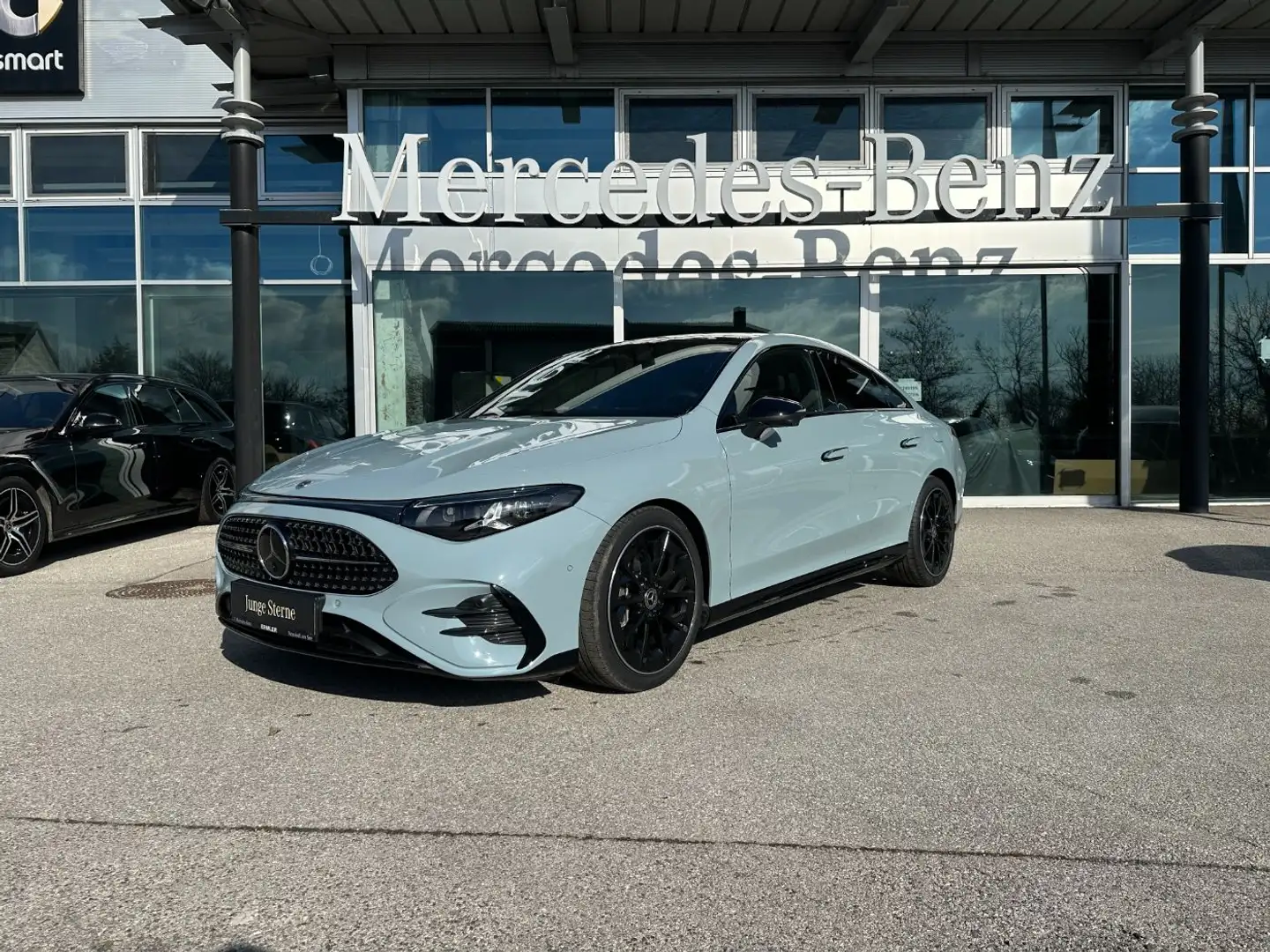 Mercedes-Benz CLA 180 neues Modell Benzin Probefahrten! Grün - 2