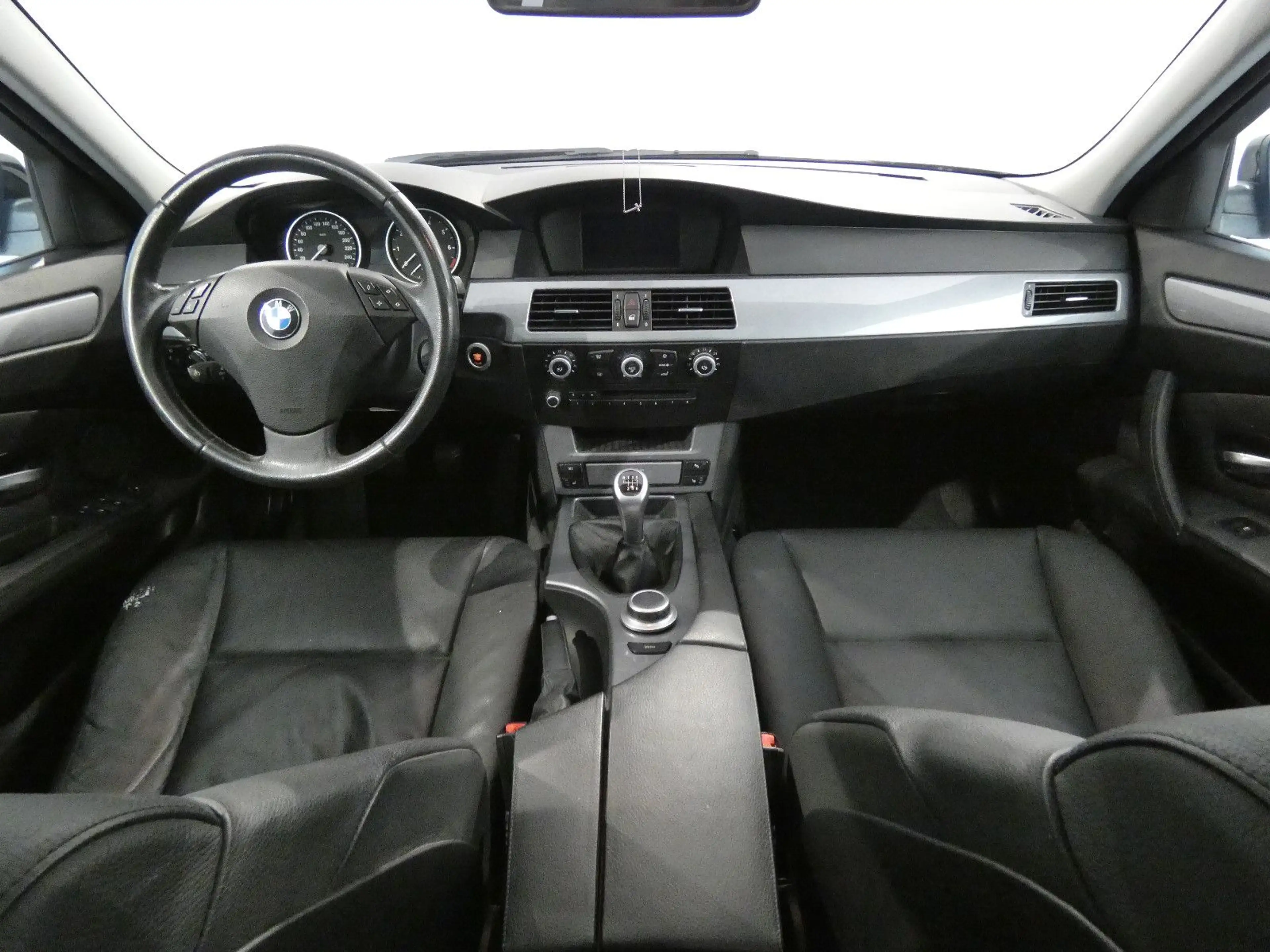 BMW 523 i Limousine Xenon/Navi/Leder/SHZ/PDC/Tempomat — photo 11