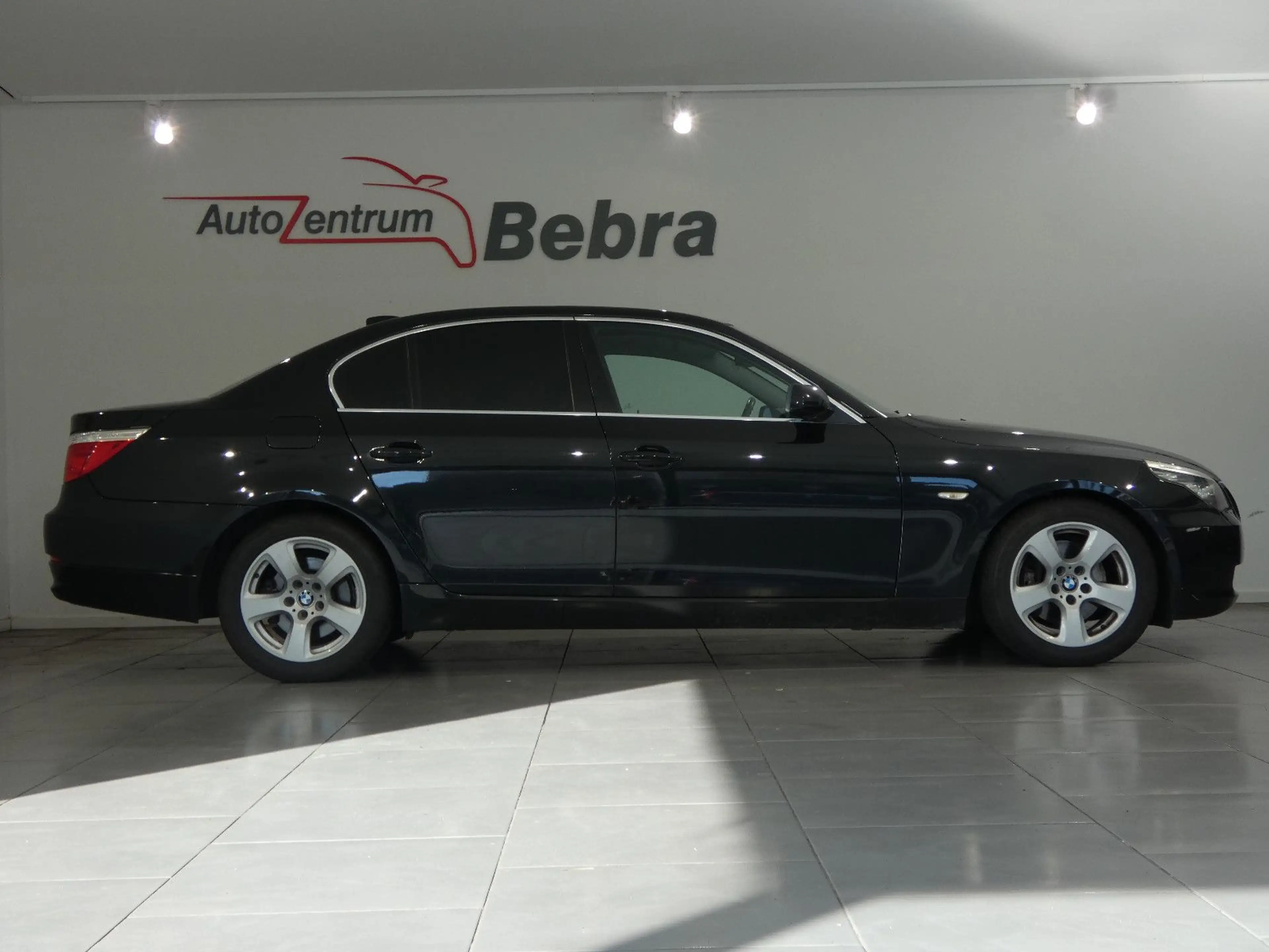 BMW 523 i Limousine Xenon/Navi/Leder/SHZ/PDC/Tempomat — photo 3