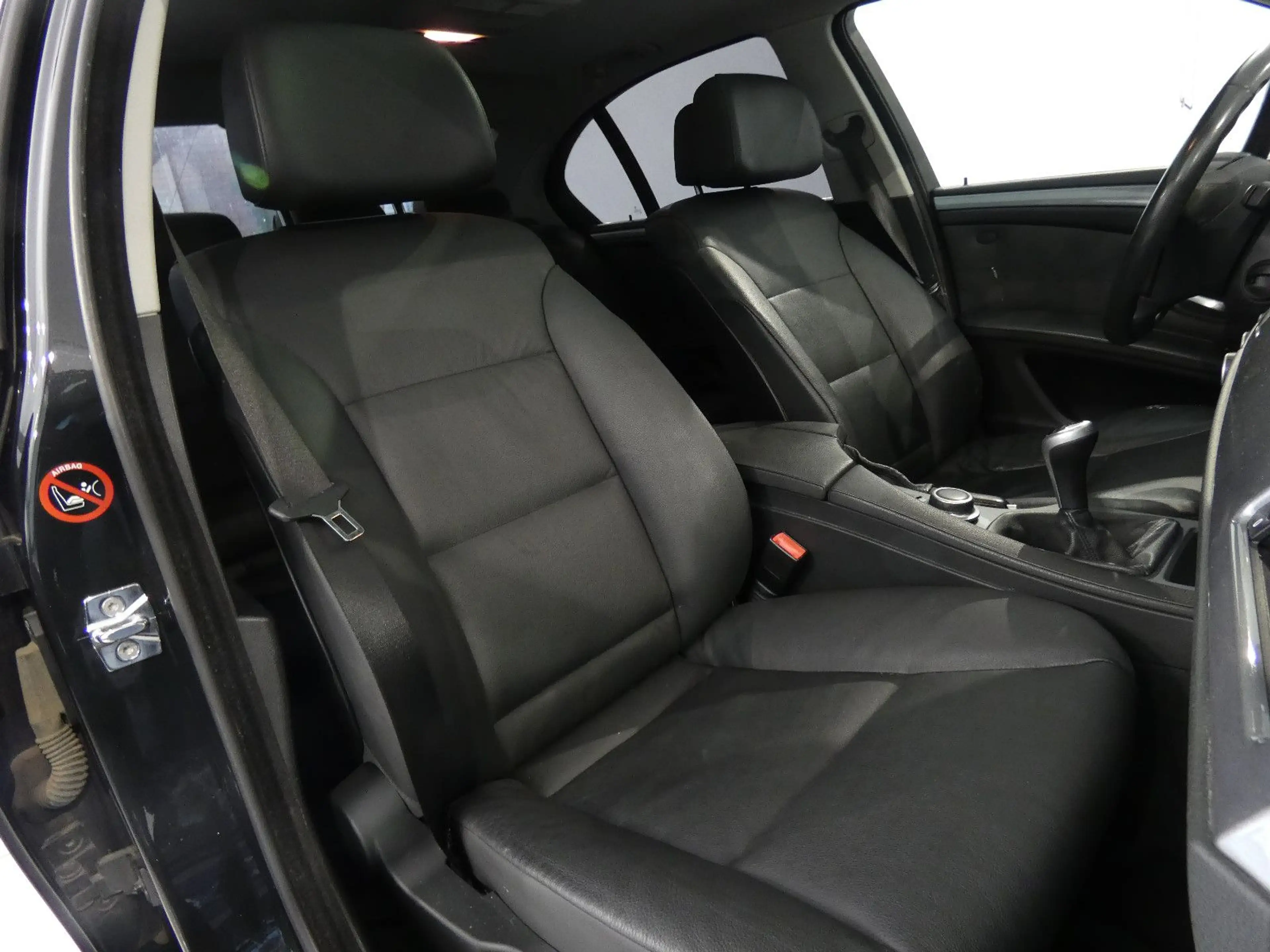 BMW 523 i Limousine Xenon/Navi/Leder/SHZ/PDC/Tempomat — photo 13