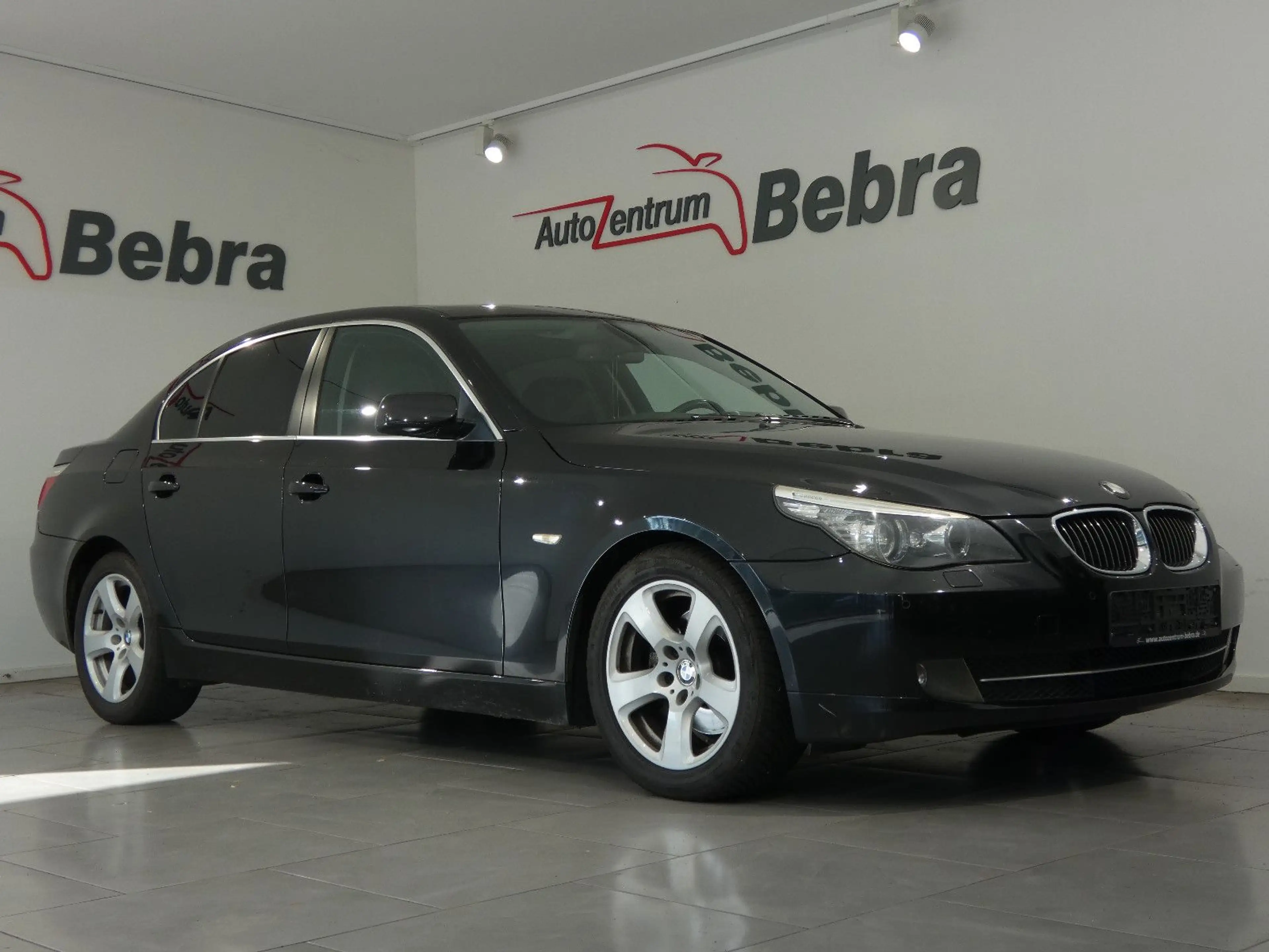 BMW 523 i Limousine Xenon/Navi/Leder/SHZ/PDC/Tempomat — photo 4