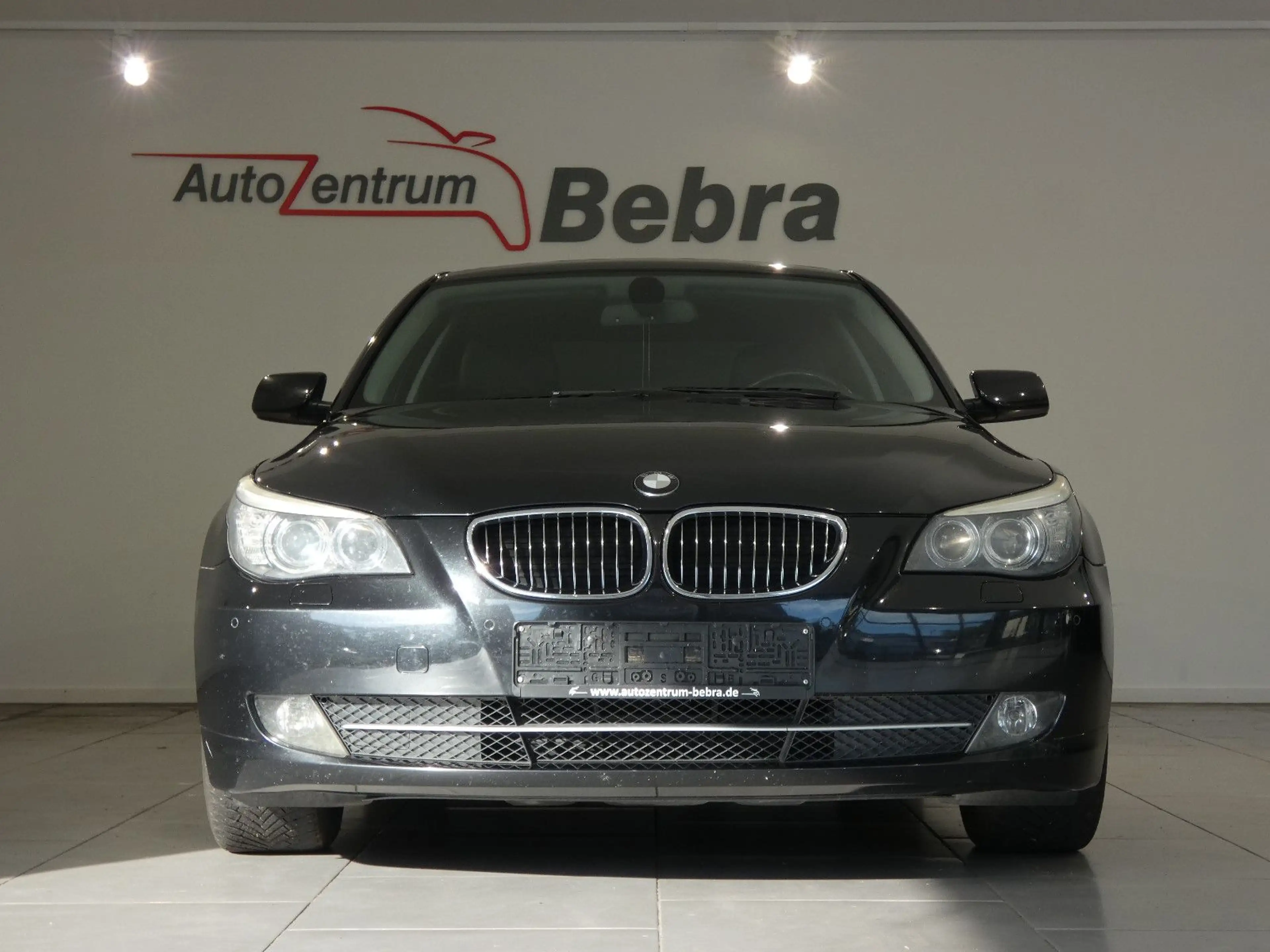 BMW 523 i Limousine Xenon/Navi/Leder/SHZ/PDC/Tempomat — photo 2