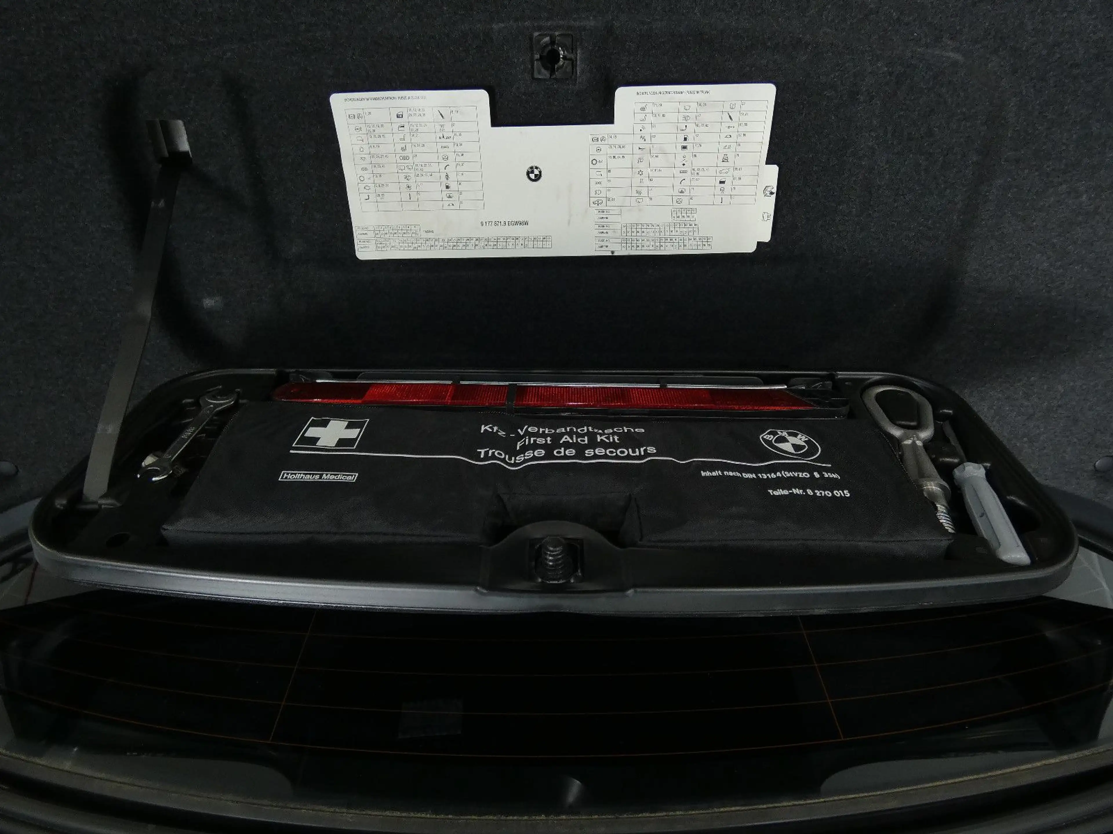 BMW 523 i Limousine Xenon/Navi/Leder/SHZ/PDC/Tempomat — photo 9