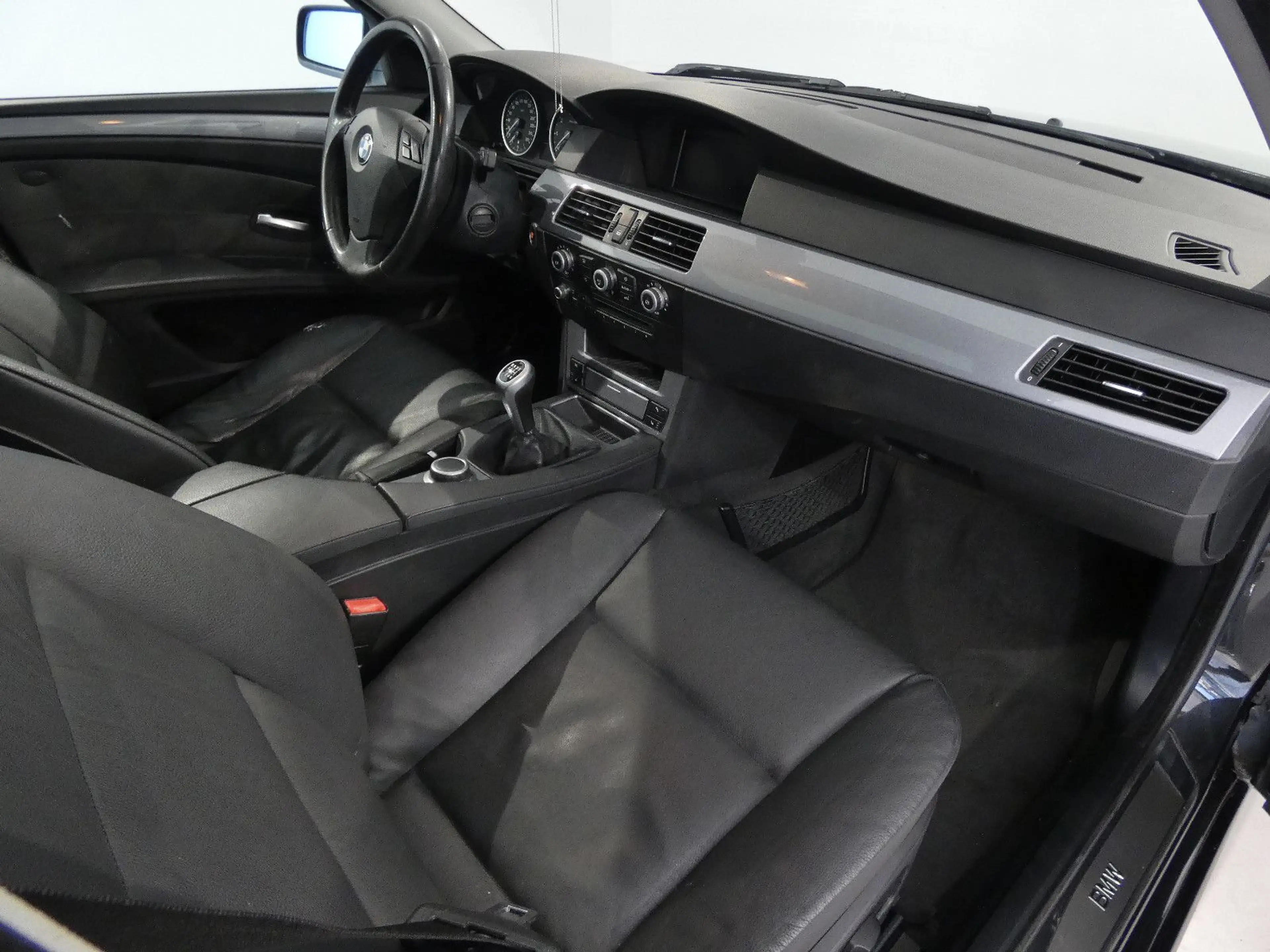 BMW 523 i Limousine Xenon/Navi/Leder/SHZ/PDC/Tempomat — photo 12