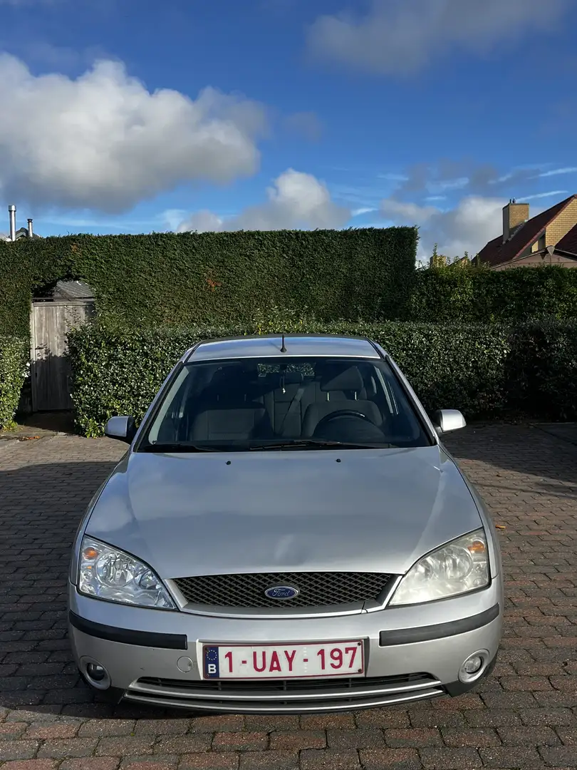 Ford Mondeo 2.0 Ambiente - 2