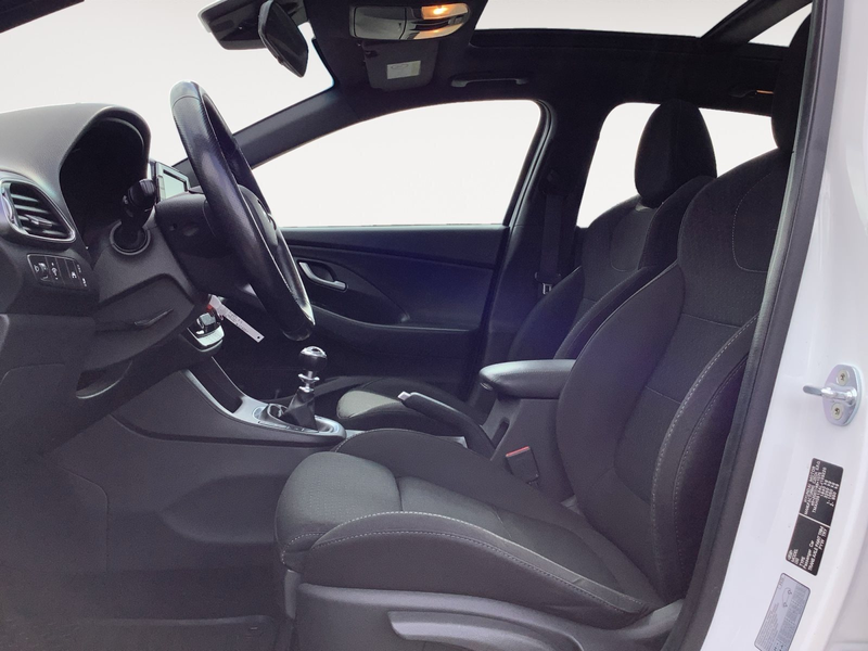 Hyundai i30 T-GDI 1.4 N LINE PANO AHK NAVI SHZ LHZ — photo 9