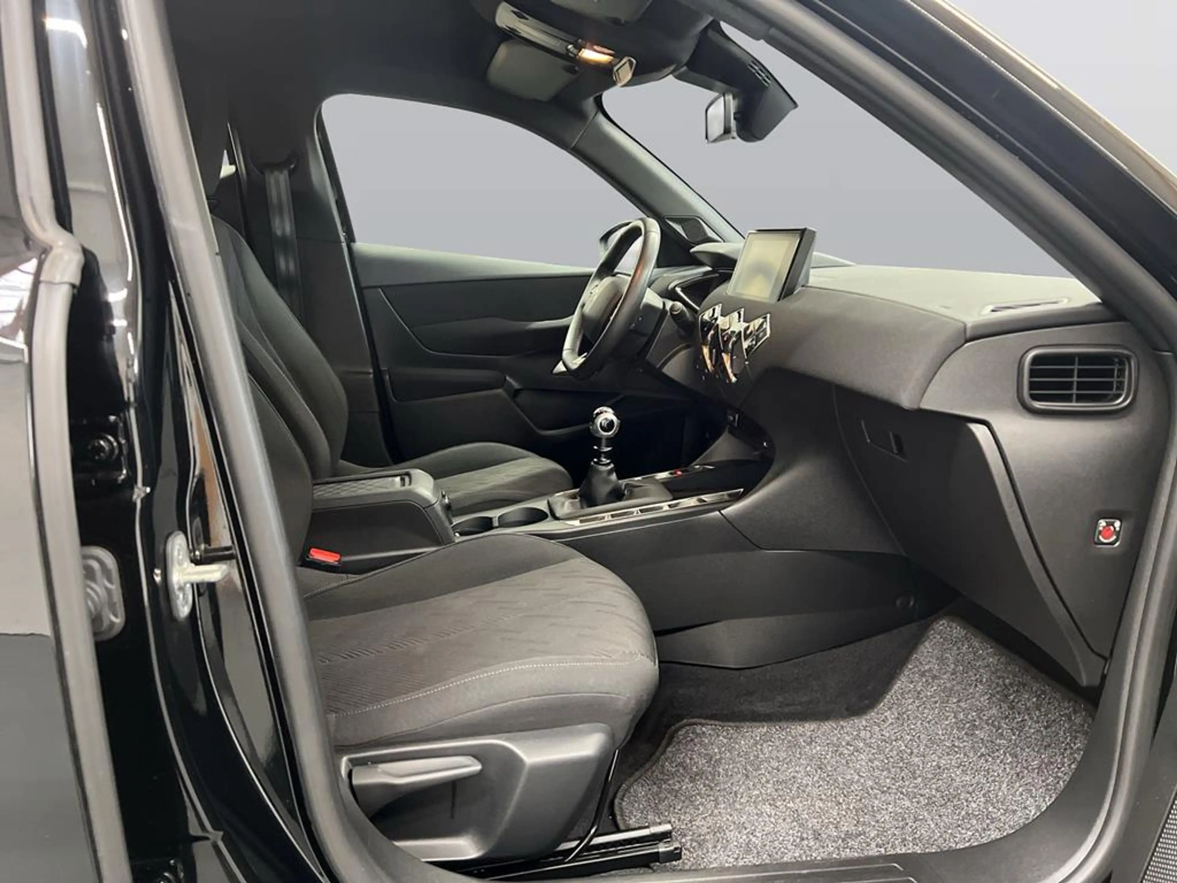 DS Automobiles DS 3 Crossback Montmartre — photo 11