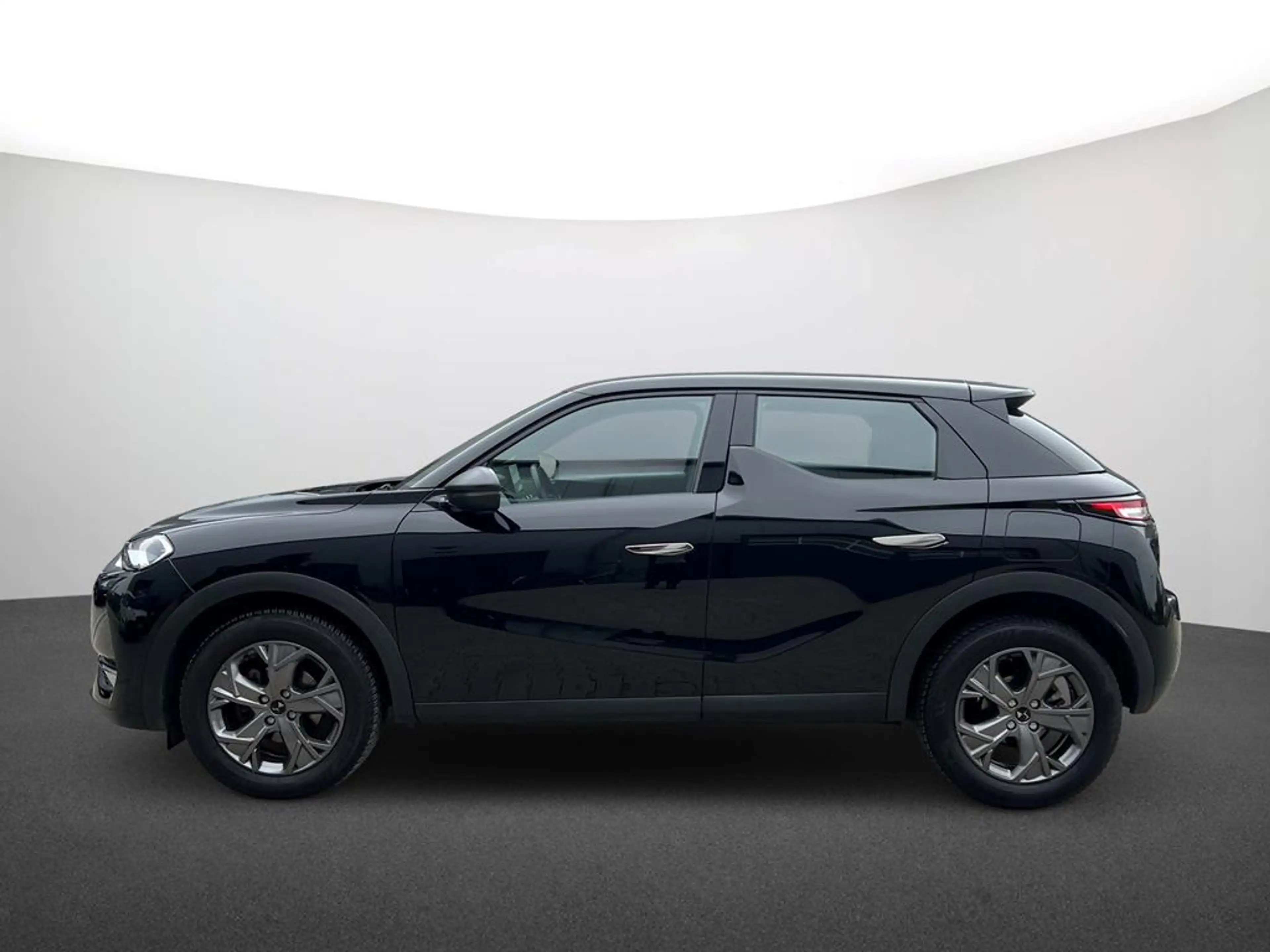 DS Automobiles DS 3 Crossback Montmartre — photo 4