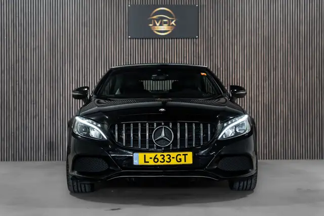 Mercedes-Benz C-Class view 5