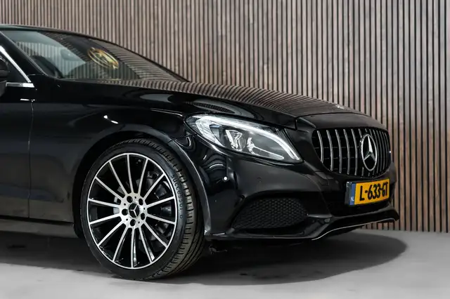 Mercedes-Benz C-Class view 11