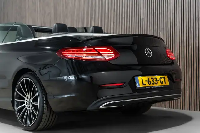 Mercedes-Benz C-Class view 9