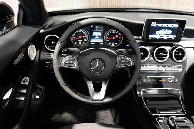 Mercedes-Benz C-Class view 13