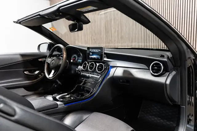 Mercedes-Benz C-Class view 12