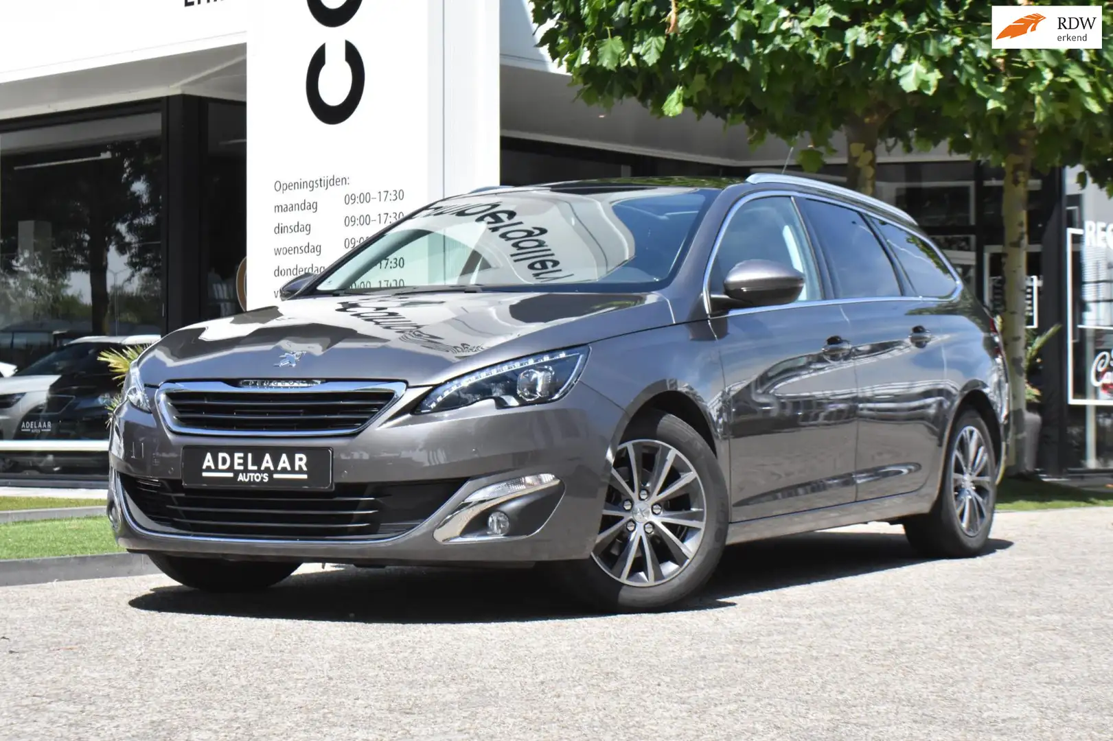 Peugeot 308 SW 1.2 PureTech Allure PANO, CAMERA, NAVI, CLIMA, Grijs - 1