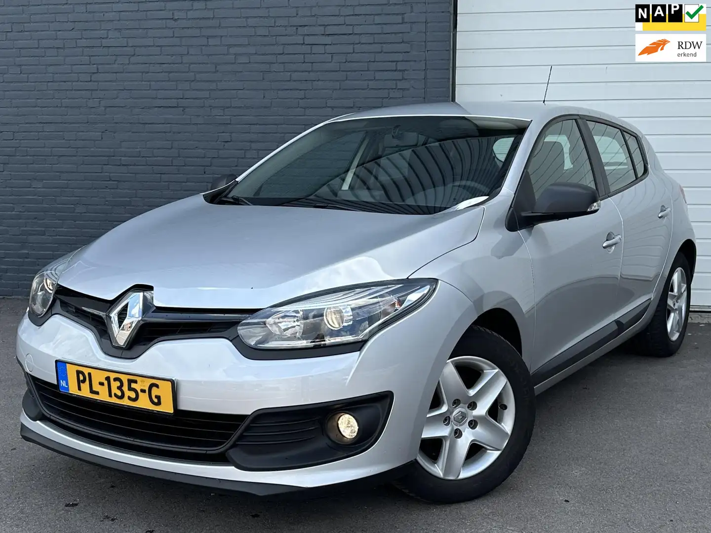 Renault Megane 1.5 dCi Authentique NAVI/PDC/AIRCO/LMV/TREKHAAK Grijs - 1