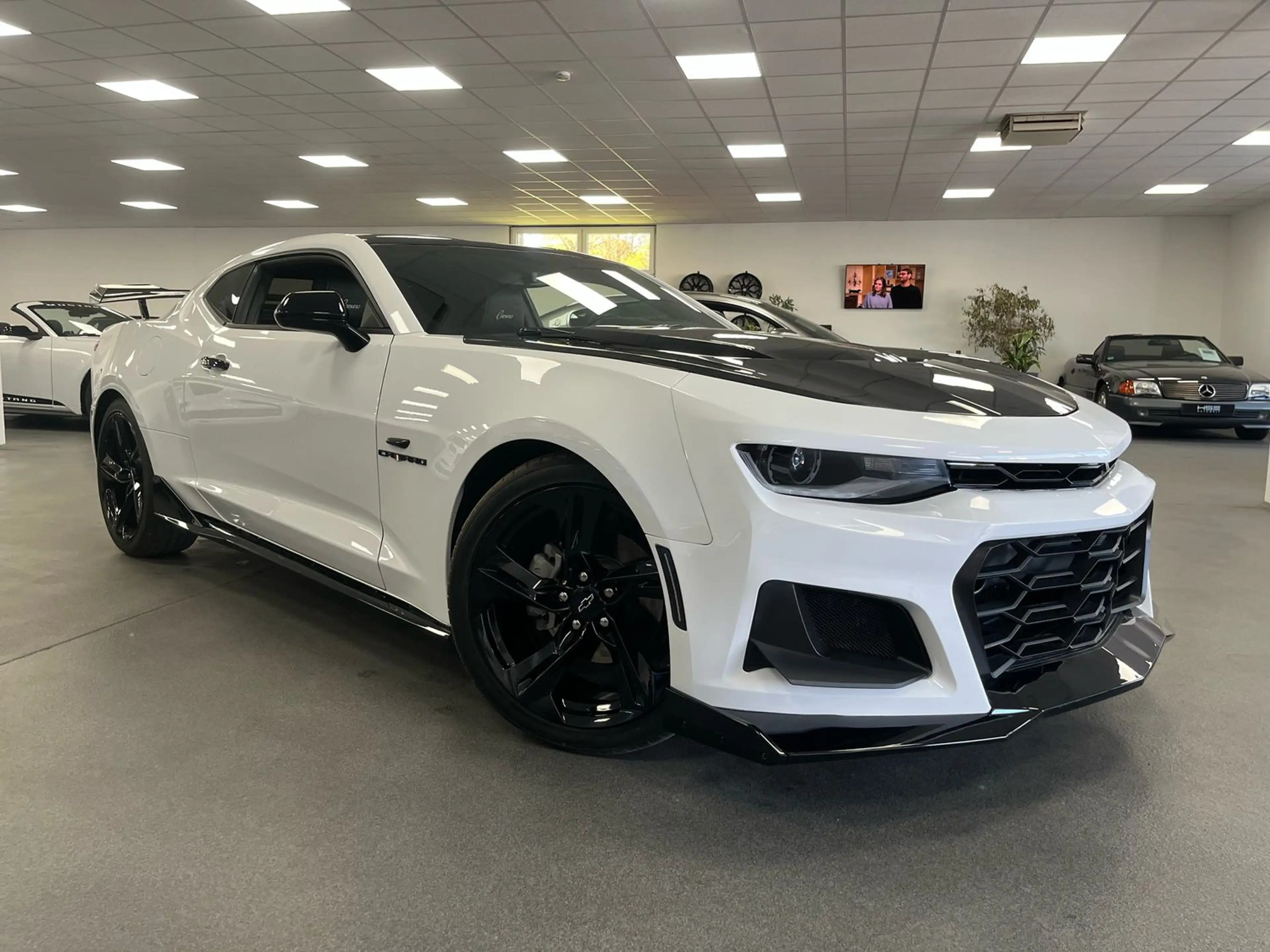 Chevrolet Camaro 2,0l Turbo Aut./ ZL1 Front+Spoiler/4-Rohr/Apple — photo 5