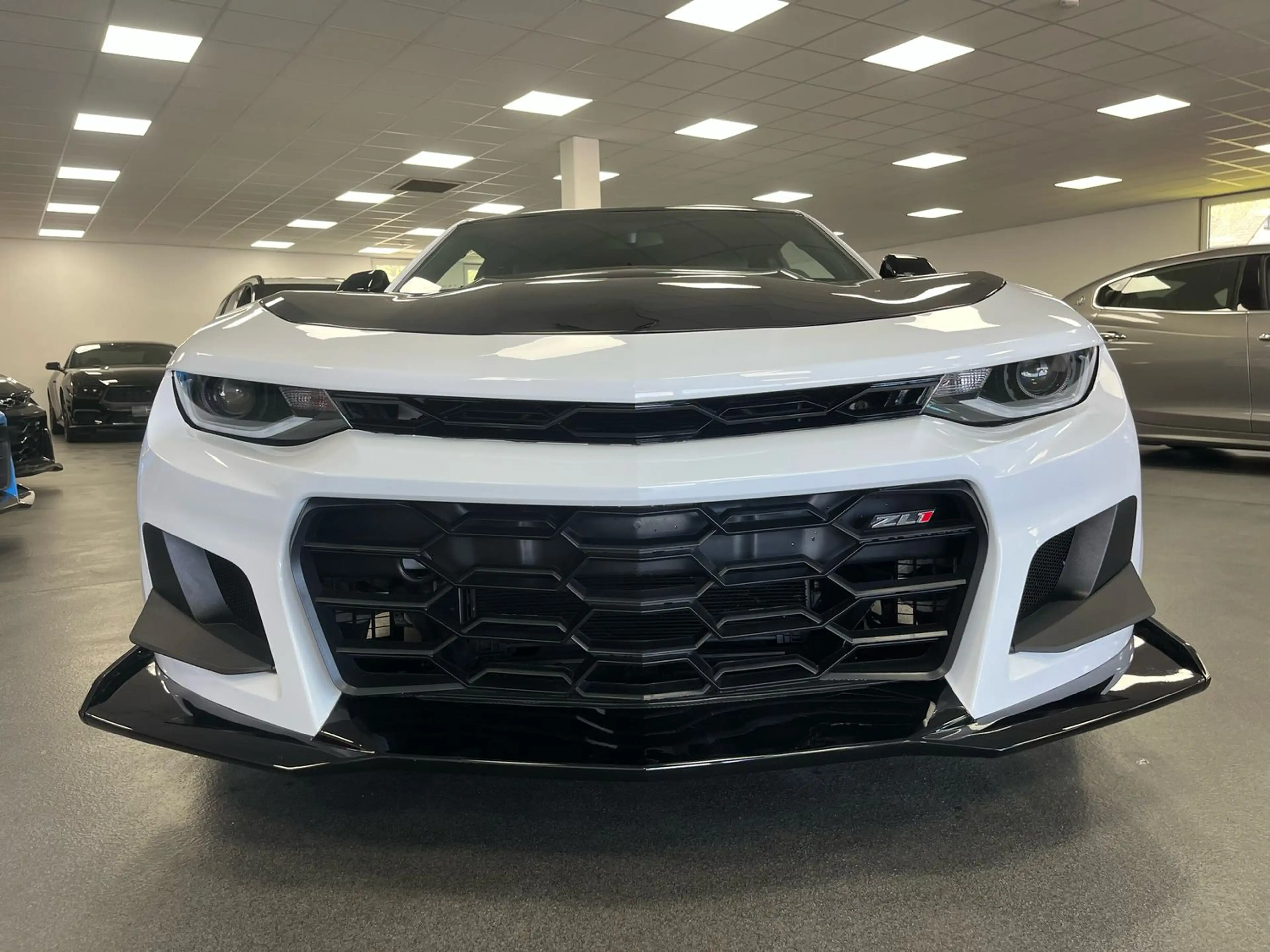 Chevrolet Camaro 2,0l Turbo Aut./ ZL1 Front+Spoiler/4-Rohr/Apple — photo 4