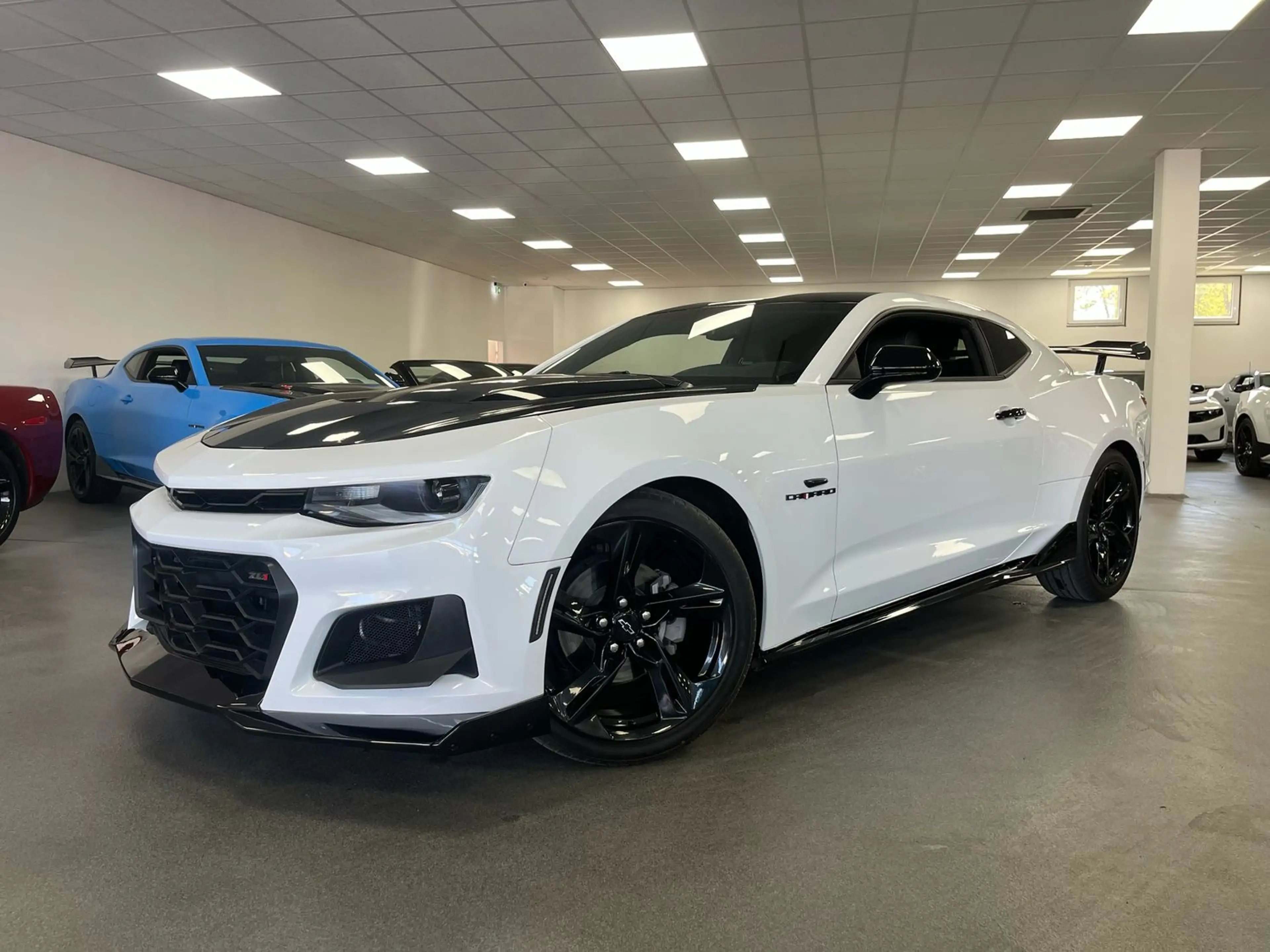 Chevrolet Camaro 2,0l Turbo Aut./ ZL1 Front+Spoiler/4-Rohr/Apple — photo 3
