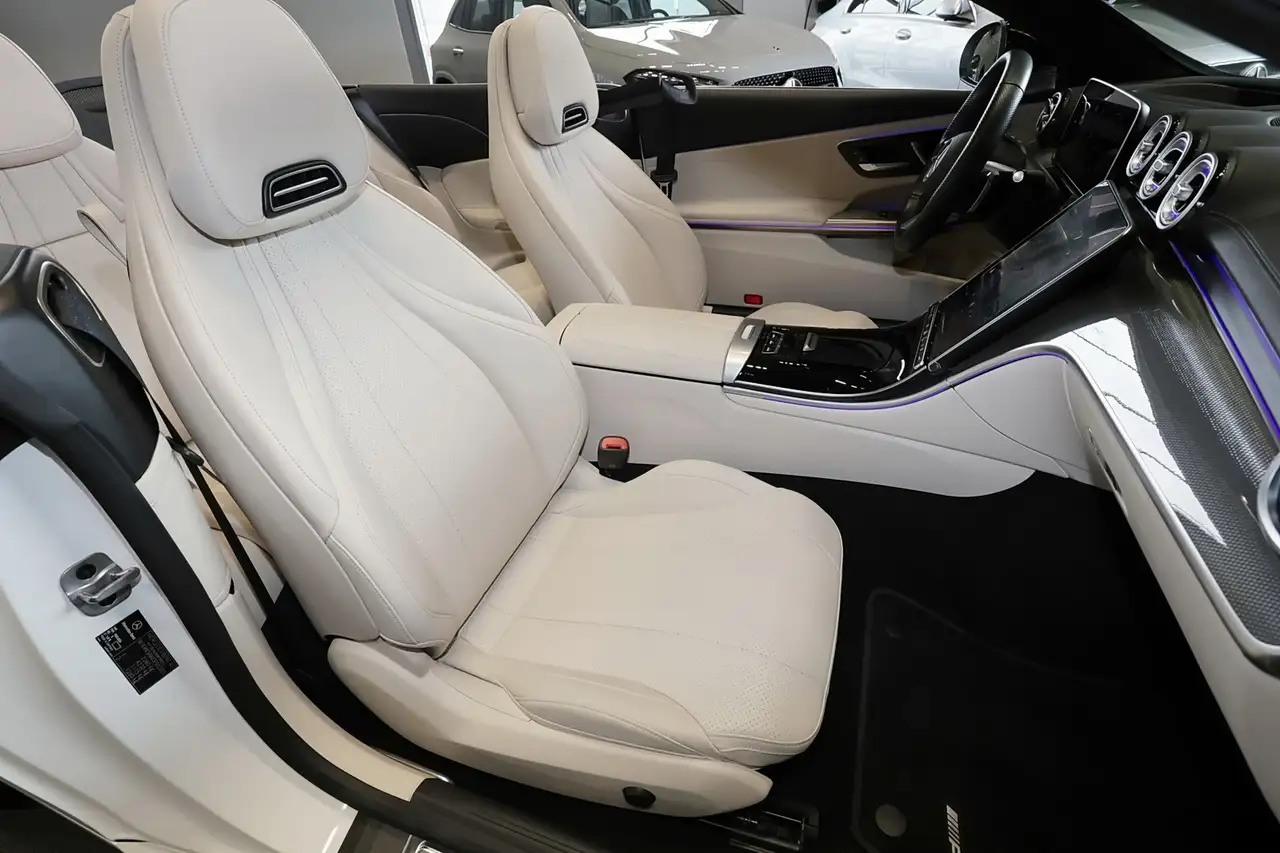 Mercedes-Benz CLE 200 Cabrio AMG HEADUP+MEMORY+KEYLESS+20" 4