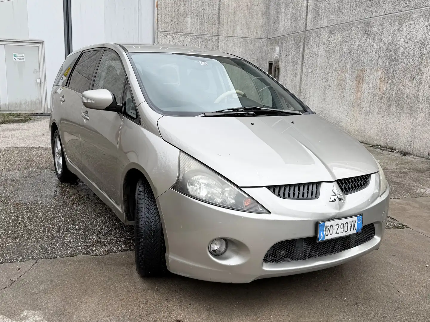 Mitsubishi Grandis Grandis 2.0 di-d Intense 7p - 1