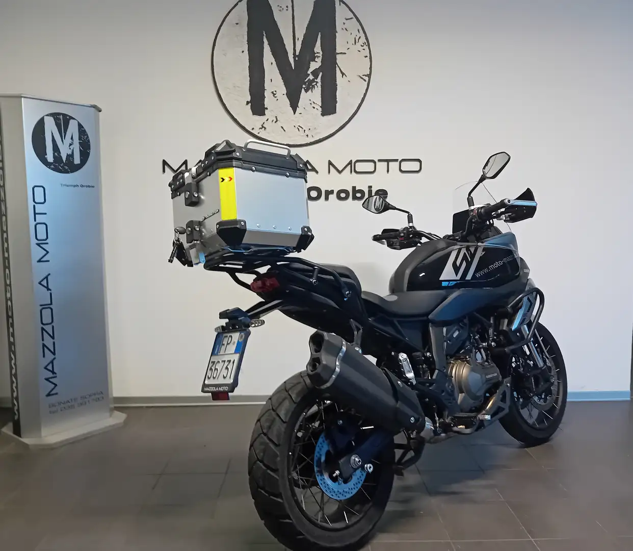 QJ Motor SRT 600 SX Schwarz - 2