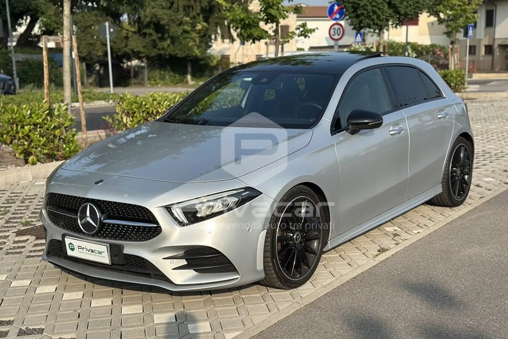 Mercedes-Benz A 200 A 200 d Premium AMG Tetto sed risc. camera full Grigio - 1