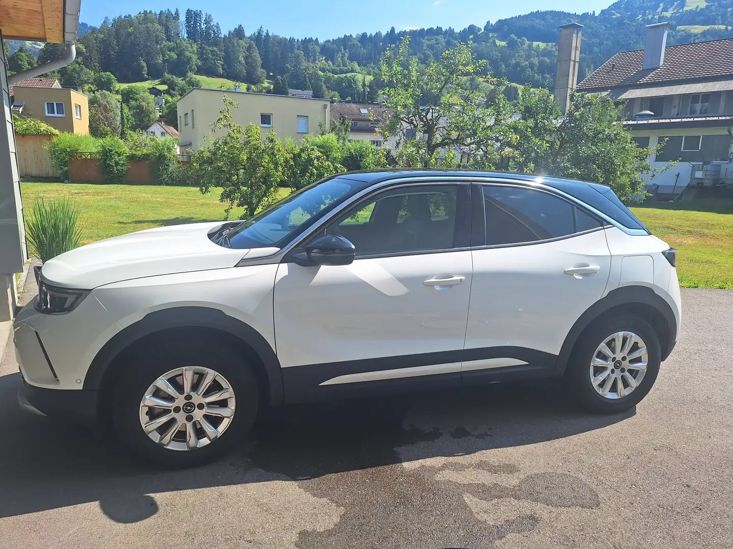 Opel Mokka Mokka-e Elektromotor 50kWh Euro6d -1Phasig 100 kW Elegance-e Elegance-e Weiß - 1