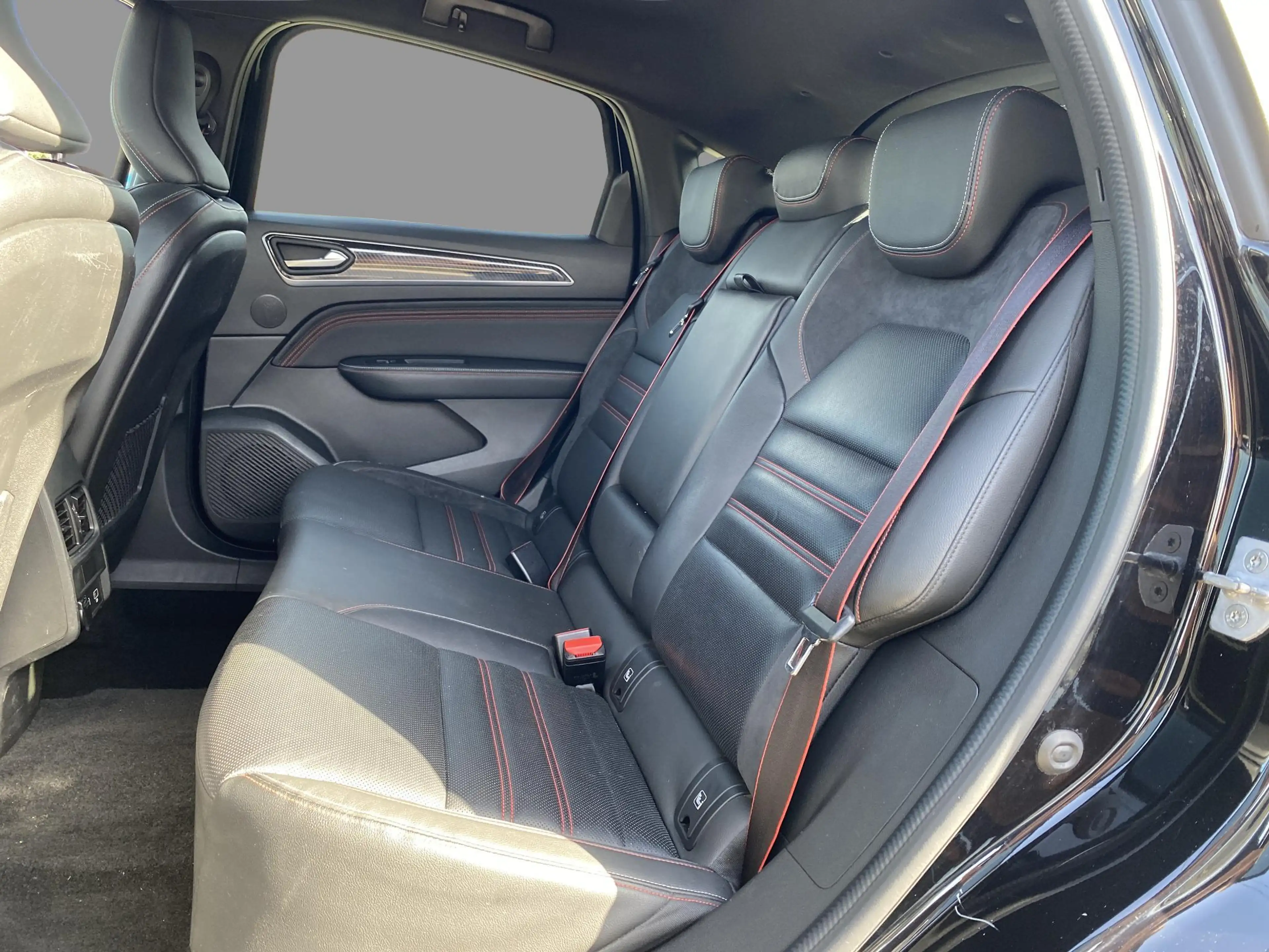 Renault Arkana R.S.Line TCe 160 EDC — photo 14
