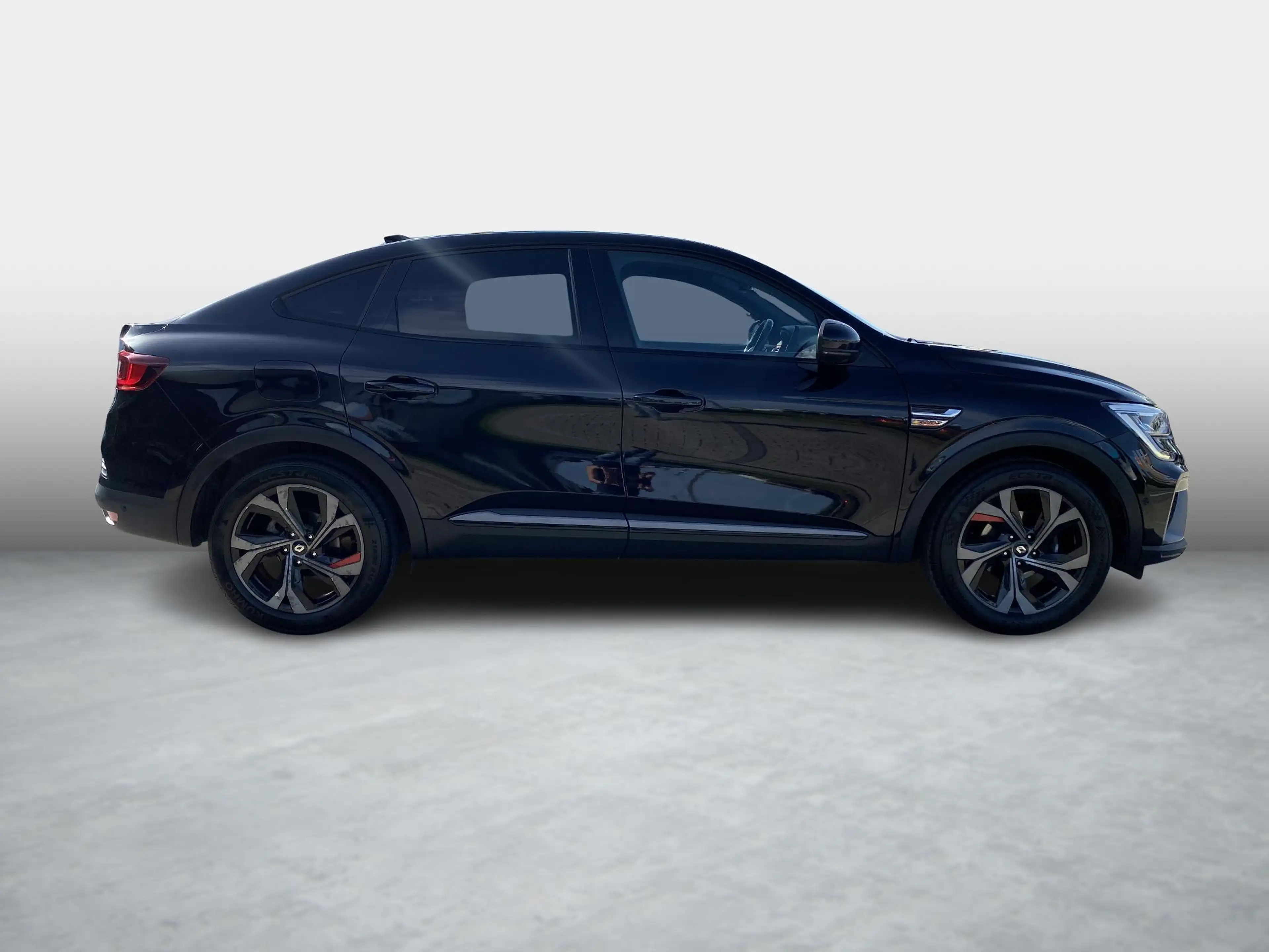 Renault Arkana R.S.Line TCe 160 EDC — photo 3