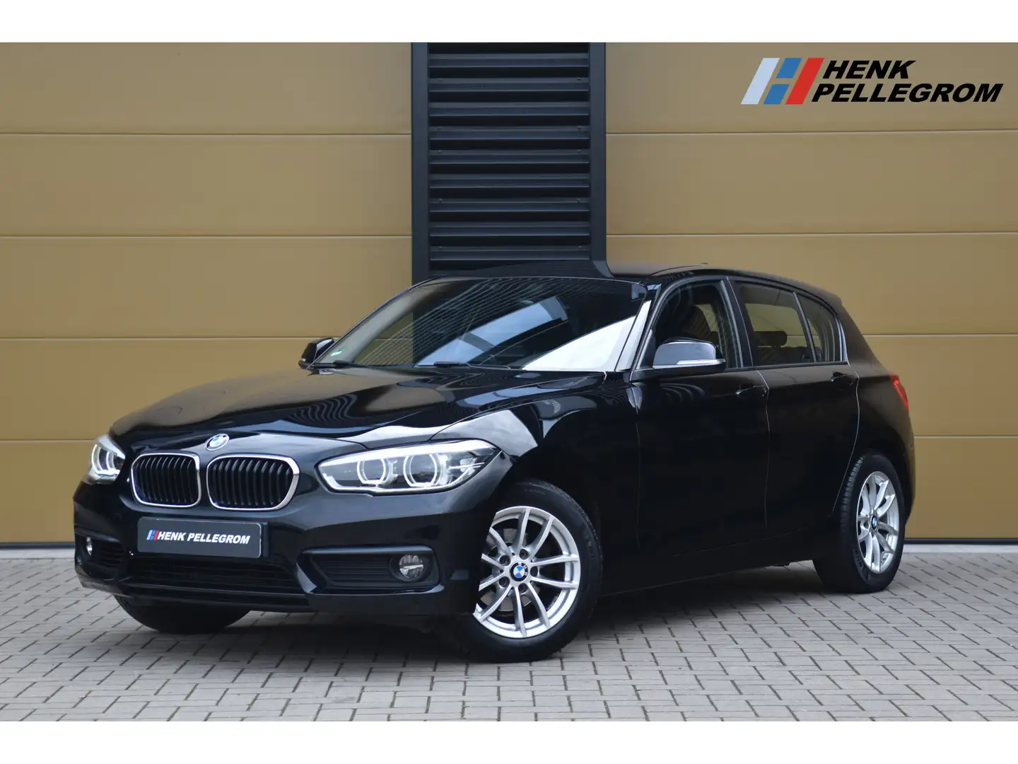 BMW 118 1-serie 118i Executive * LED * Sport stuur * Airco Zwart - 1