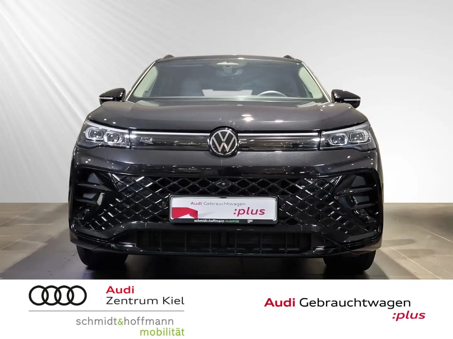 Volkswagen Tiguan 1.5 eTSI R-Line DSG Navi LED Massage RFK Klima Schwarz - 2