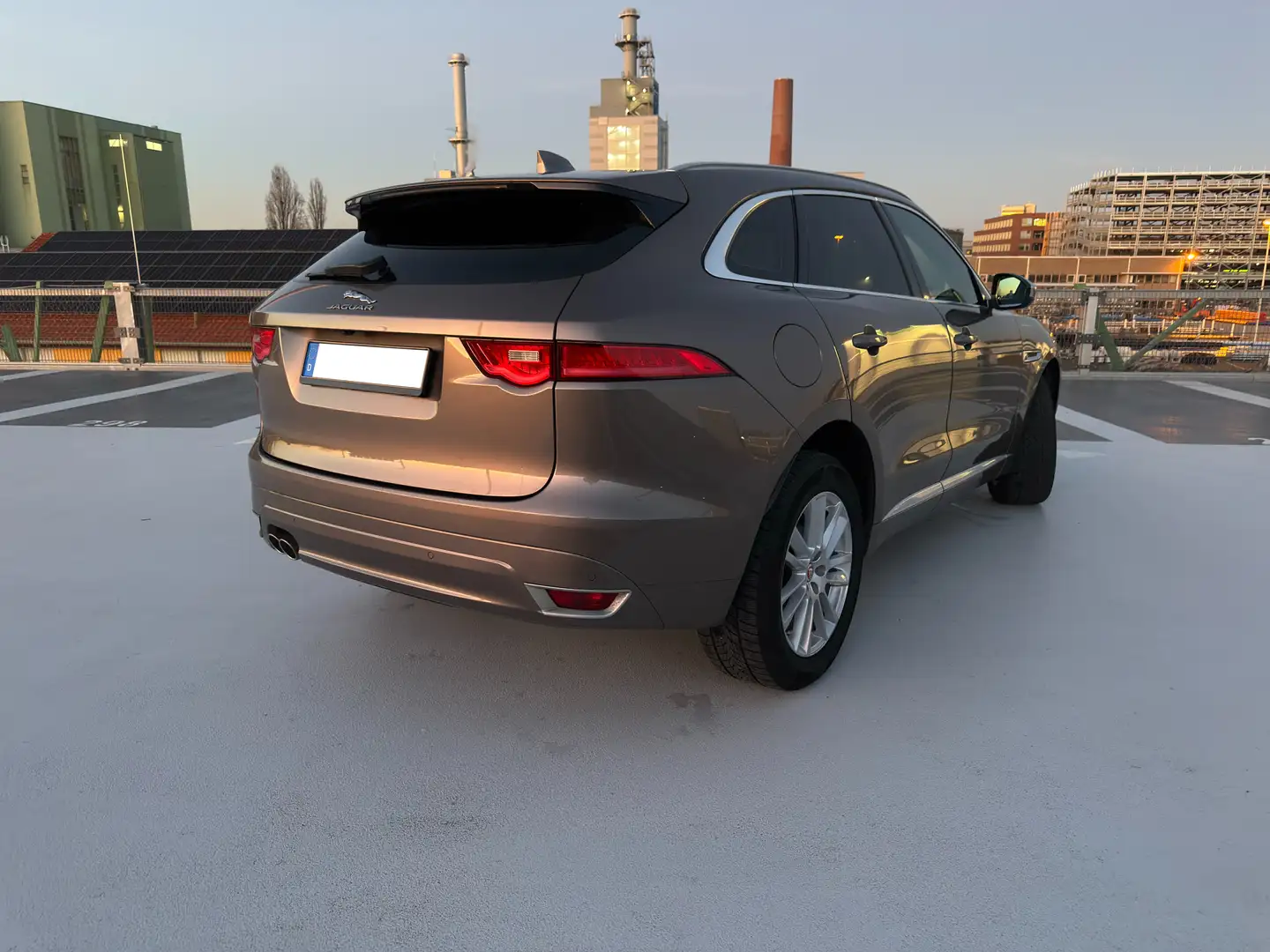 Jaguar F-Pace F-Pace 20d AWD *NEUER MOTOR* PANO*DIGITAL*LUXUSAUS Bronze - 2