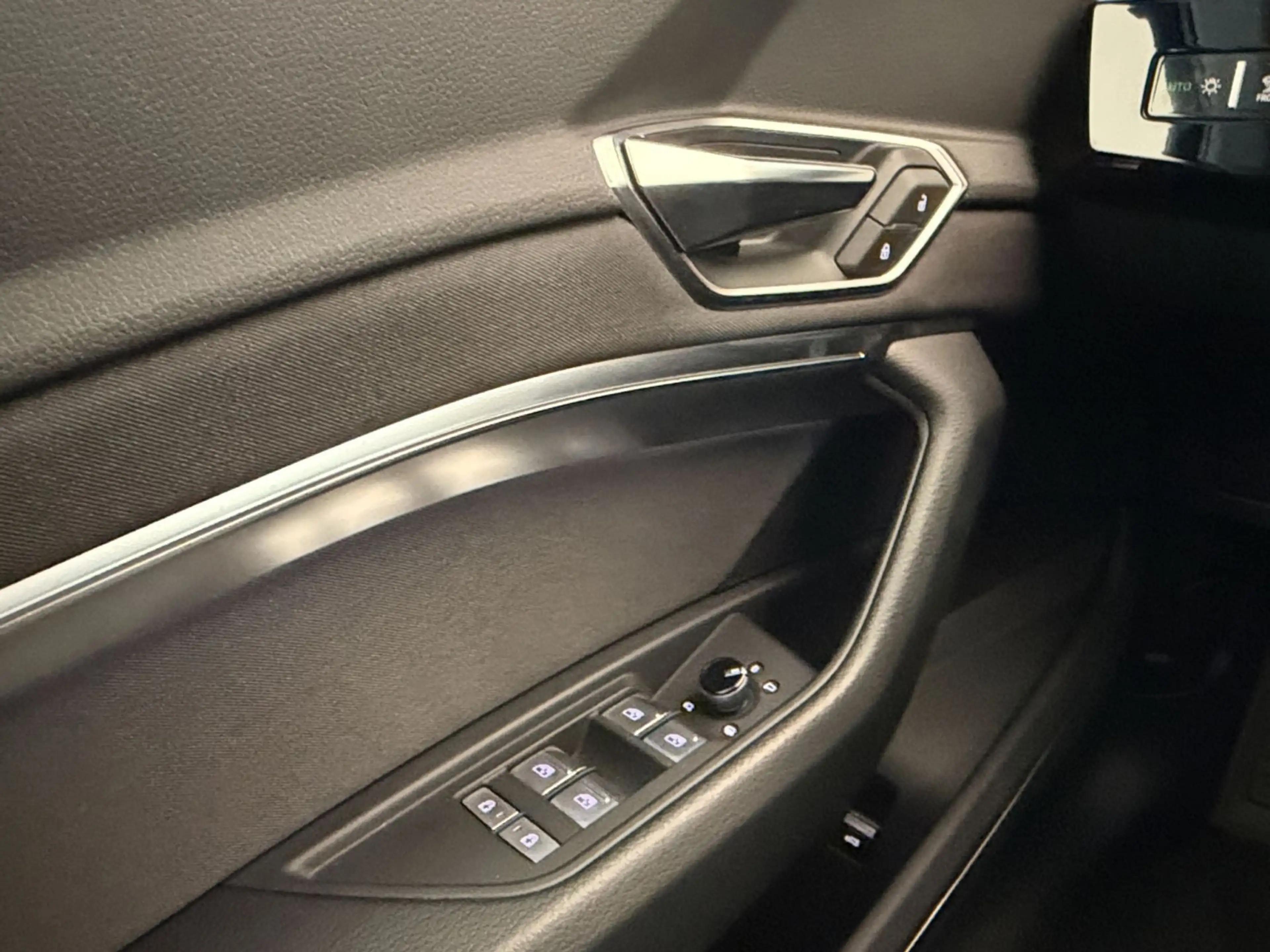 Audi Q8 e-tron 55 quattro advanced Pano/ACC/Einparkhi — photo 14