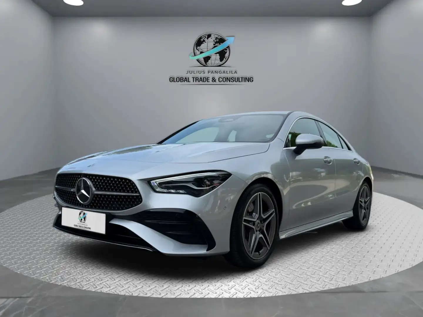 Mercedes-Benz CLA 200 COUPE mit AMG - Line Grau - 1