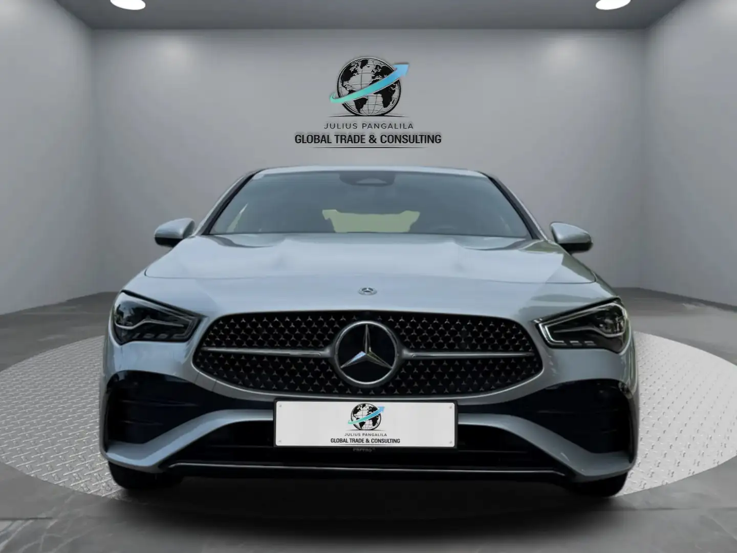 Mercedes-Benz CLA 200 COUPE mit AMG - Line Grau - 2