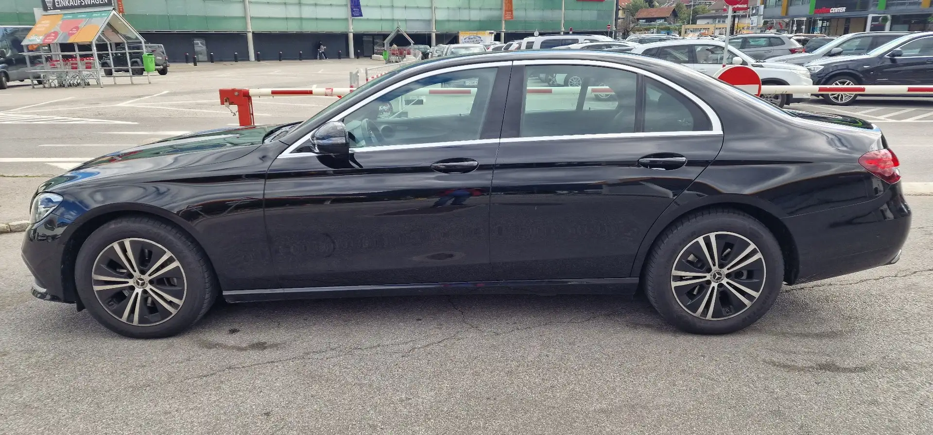 Mercedes-Benz E 220 d 4Matic 9G-TRONIC Avantgarde - 2