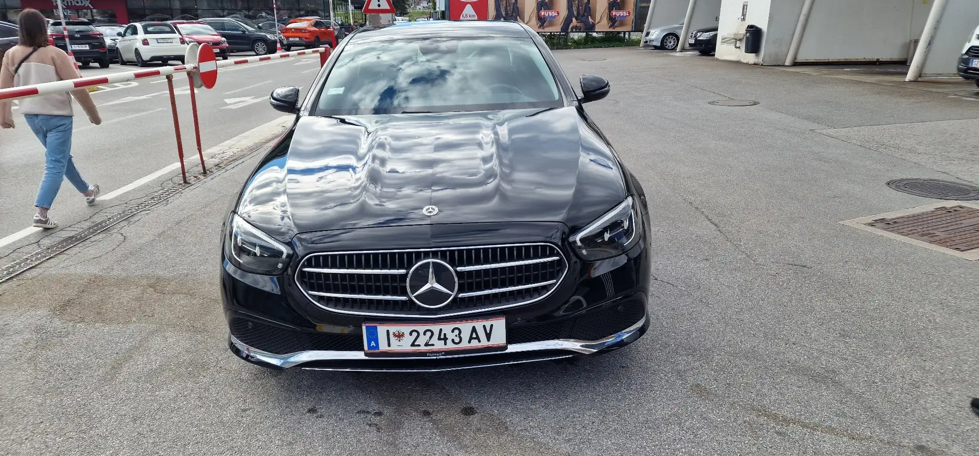 Mercedes-Benz E 220 d 4Matic 9G-TRONIC Avantgarde - 1