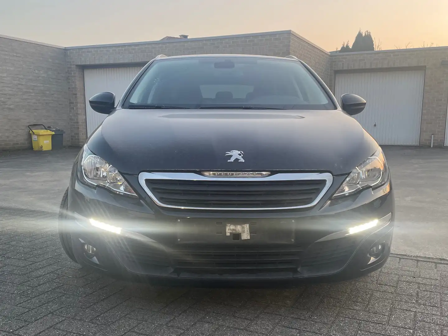 Peugeot 308 308 SW e-HDi 115 Stop Zwart - 2
