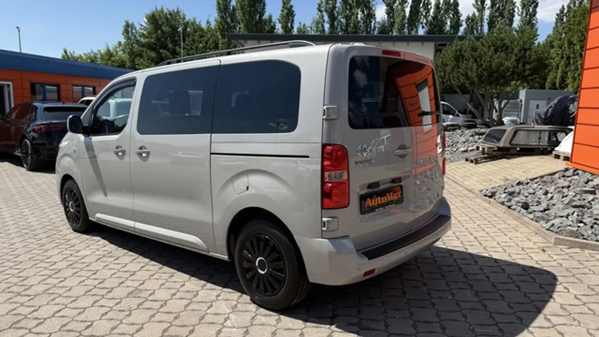 Toyota Proace Verso 1.5 D-4D L1 Business Navi Rückfahrkamera Kl Gris - 2