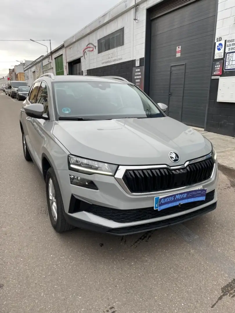 Skoda Karoq 1.5 TSI Ambition ACT Gris - 1