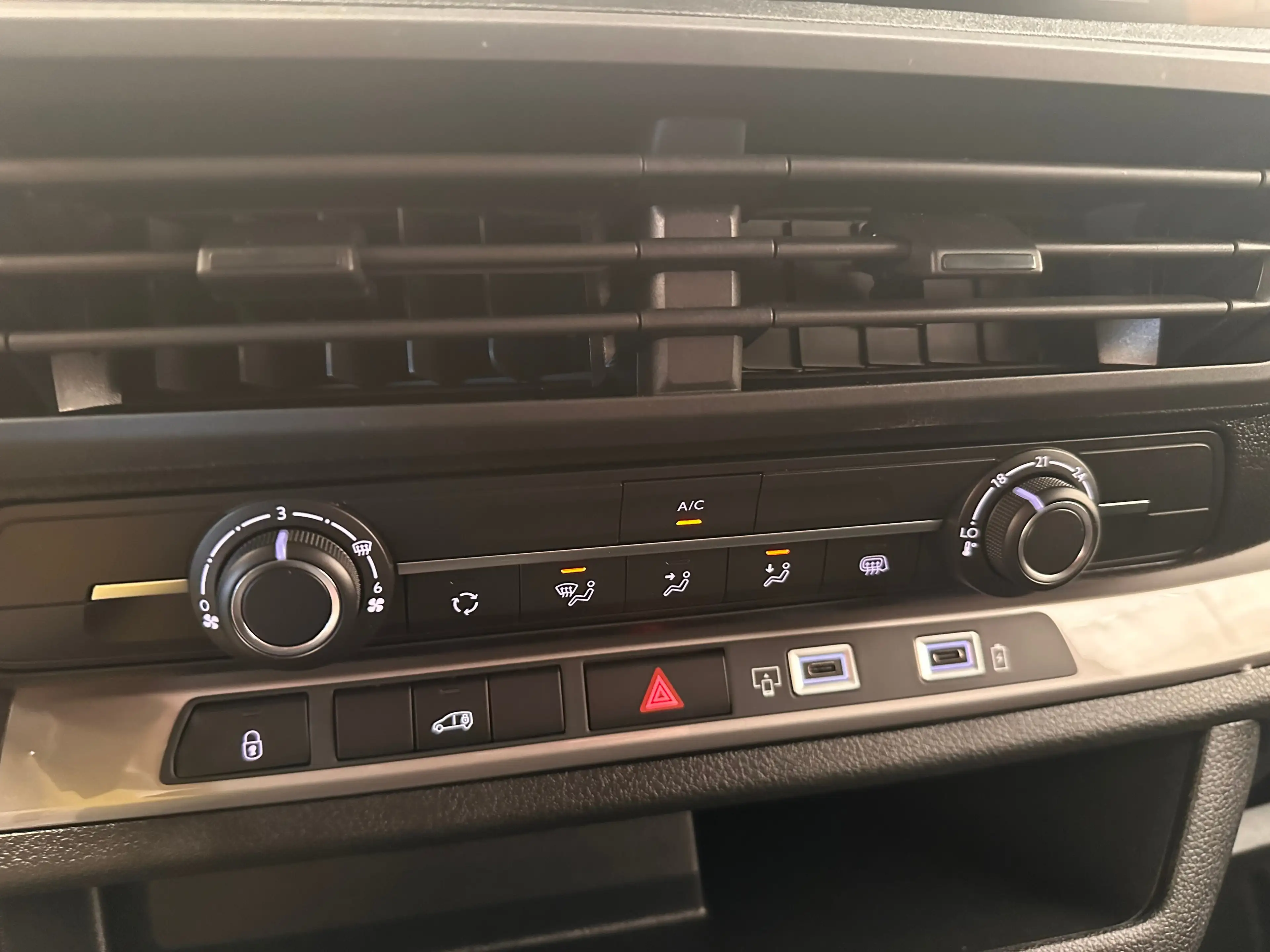 Opel Vivaro-e Electric L2 75 kWh | 11 kW lader | Apple Carplay/A — photo 5