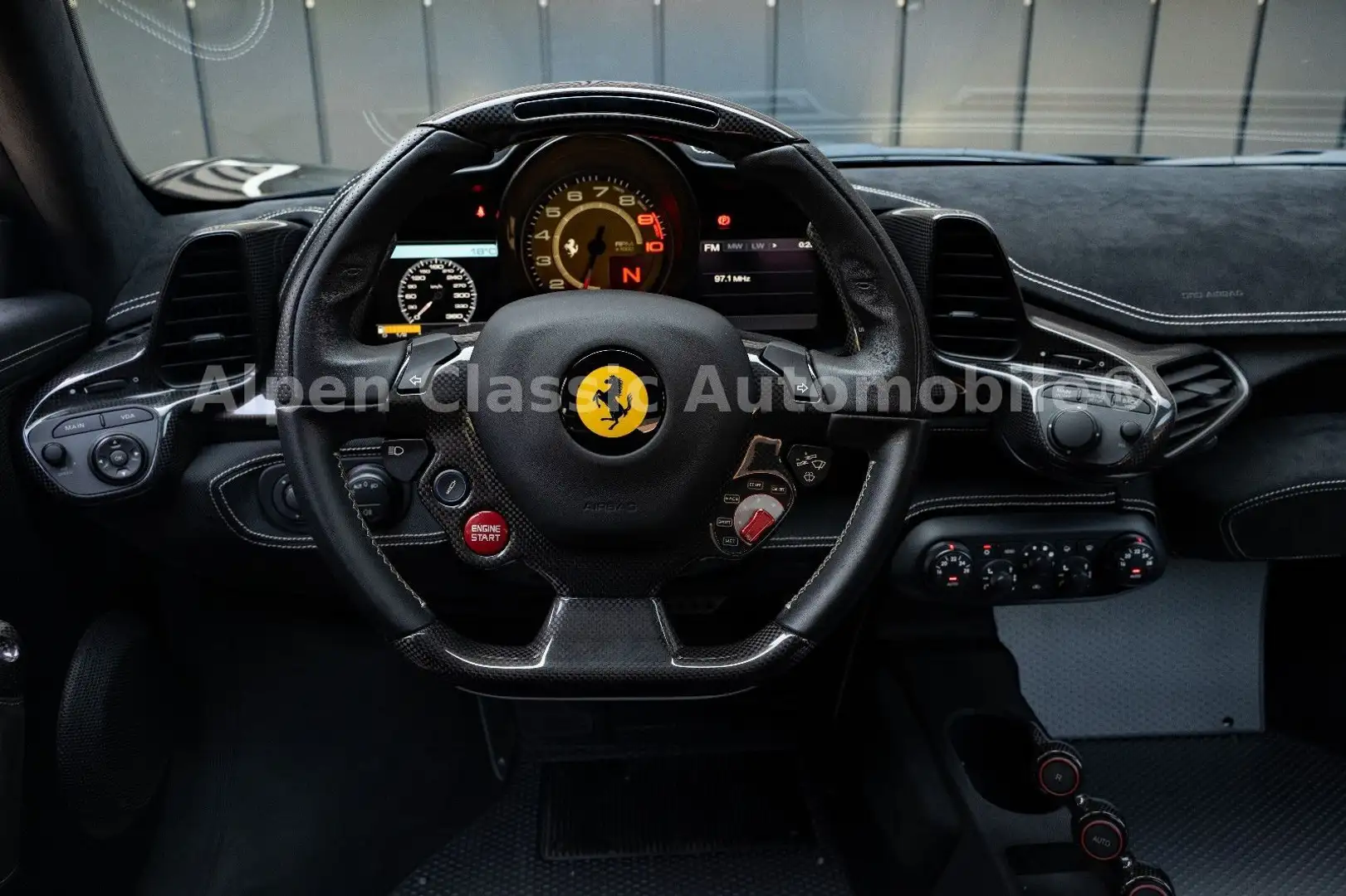 Ferrari 458 Speciale Lift Carbon Schwarz - 2