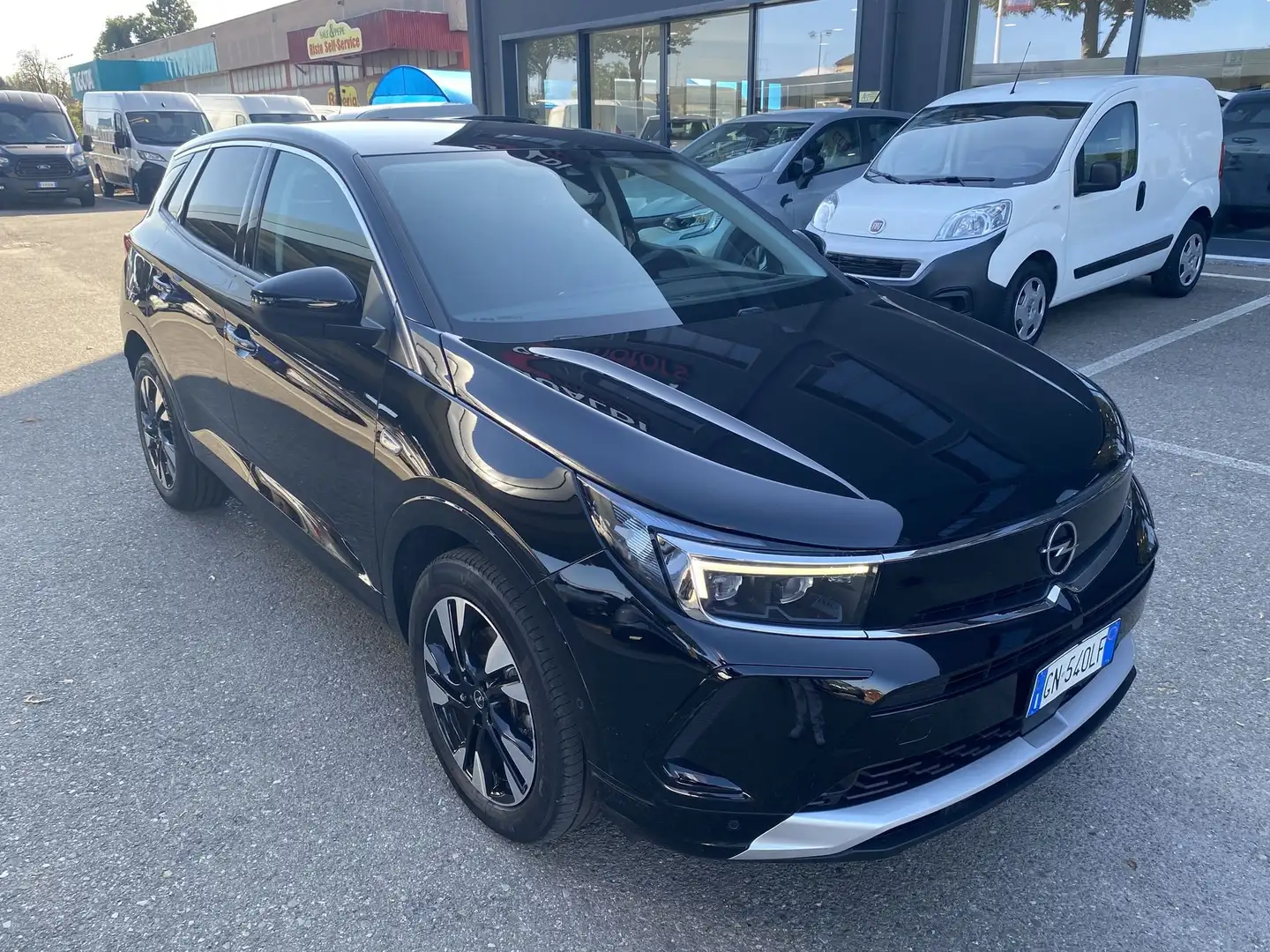 Opel Grandland Grandland 1.5 diesel Ecotec aut. Business Elegance Zwart - 1