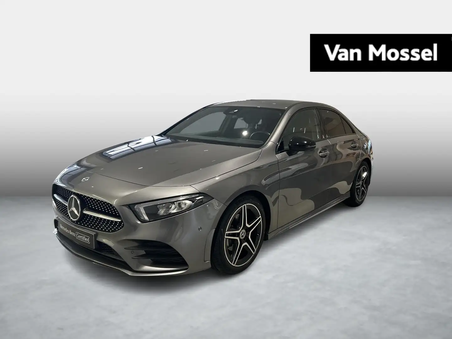 Mercedes-Benz A 180 Limousine AMG LINE + NIGHTPAKKET + LED + CARPLAY + Grijs - 1