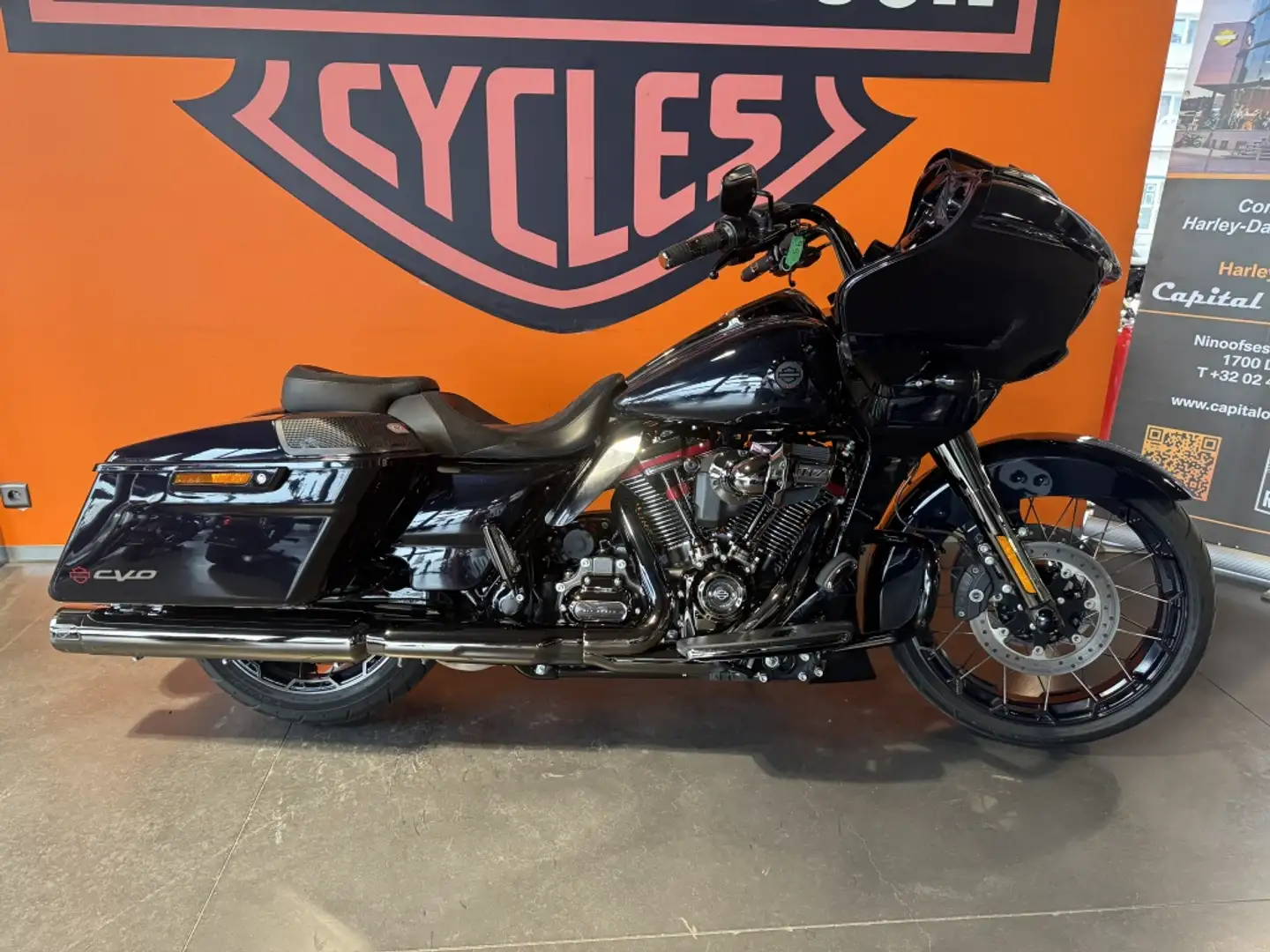Harley-Davidson Tour Glide Road cvo Bleu - 1