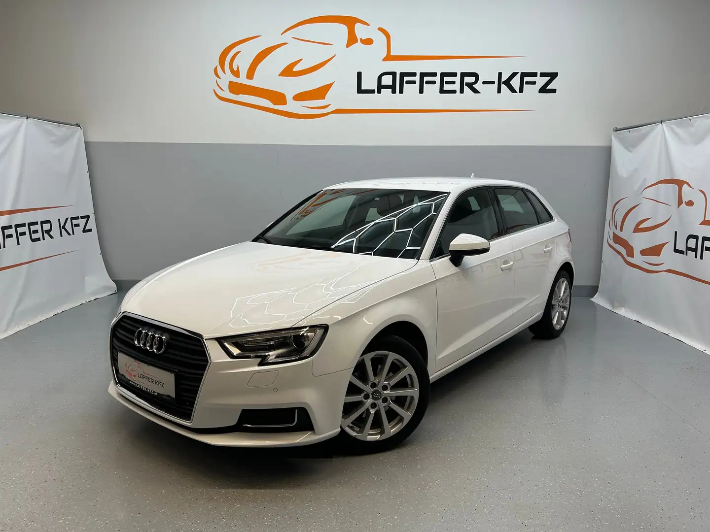 Audi A3 design 1,0 TSI KLIMAAUTO LEDER SITZHZG TEMP NAVI Weiß - 1