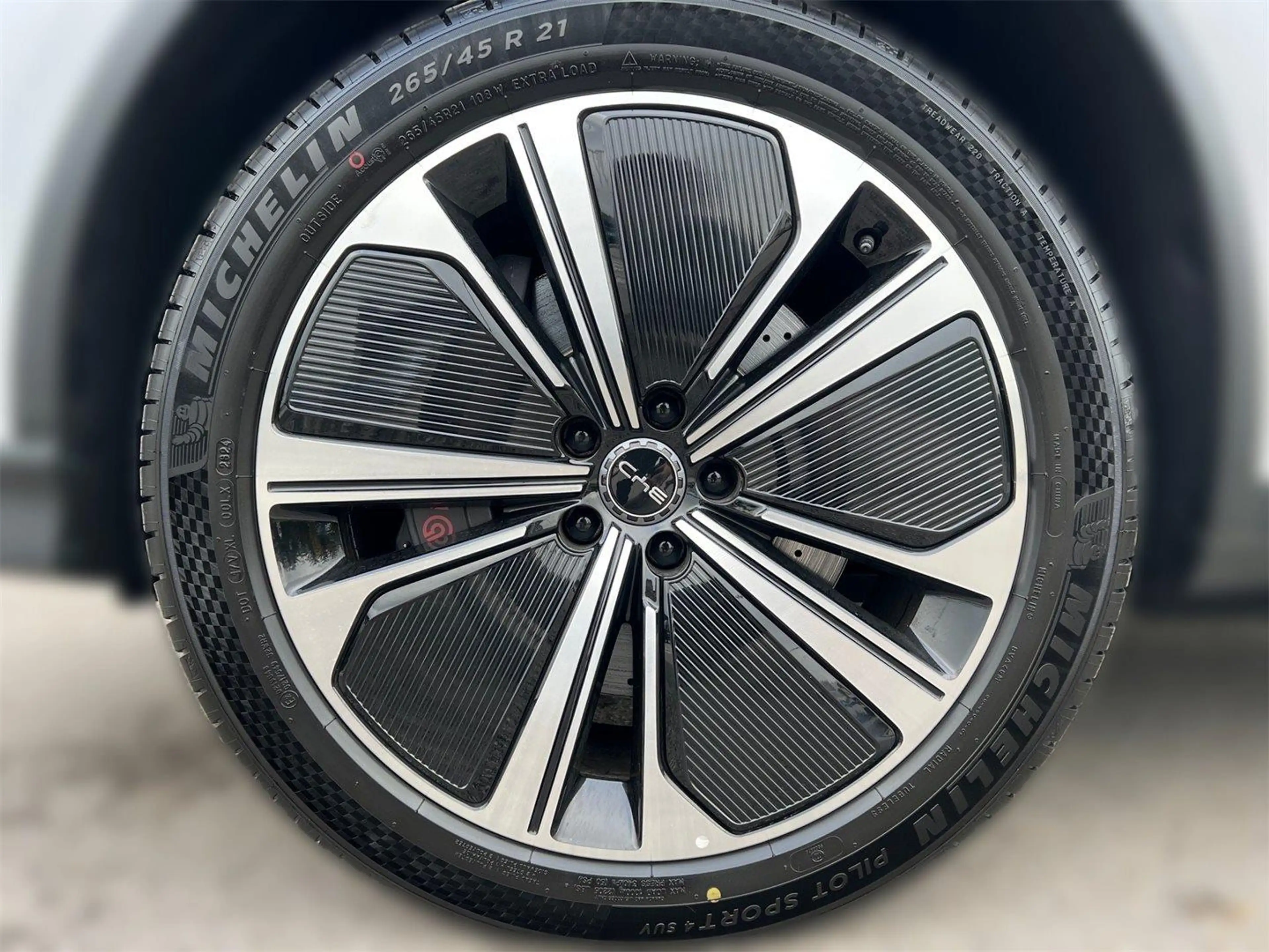 BYD Tang 86,4 kWh Flagship — photo 4