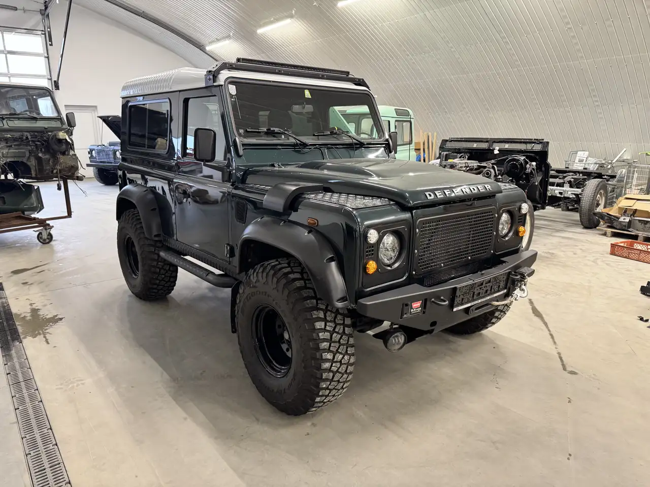 Land Rover Defender 90" V8 5,3 Liter V8