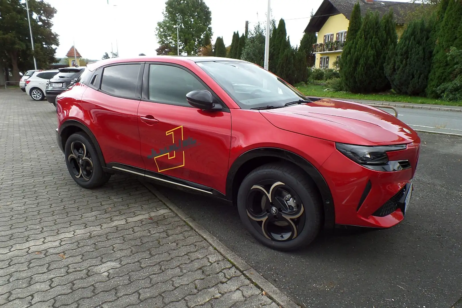 Alfa Romeo Junior Ibrida Intensa 1.2 MHEV e-DCT6 Rouge - 1