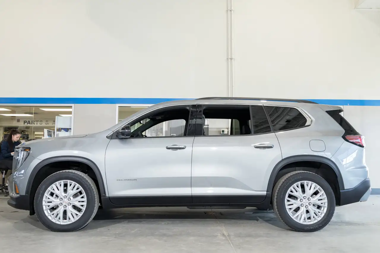 GMC Acadia снимка GMC Acadia
